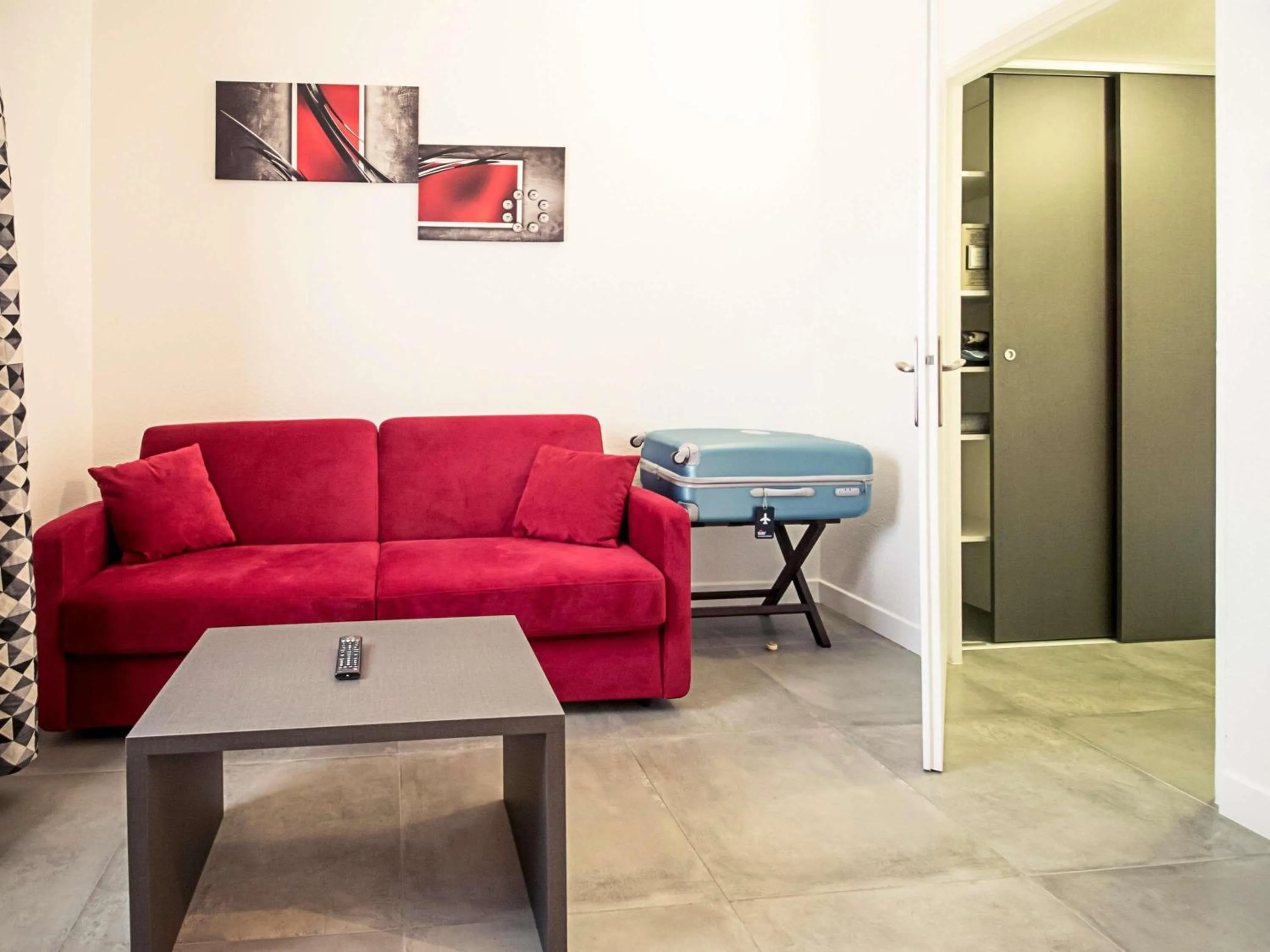 Bedroom in Mercure Lyon Est Villefontaine