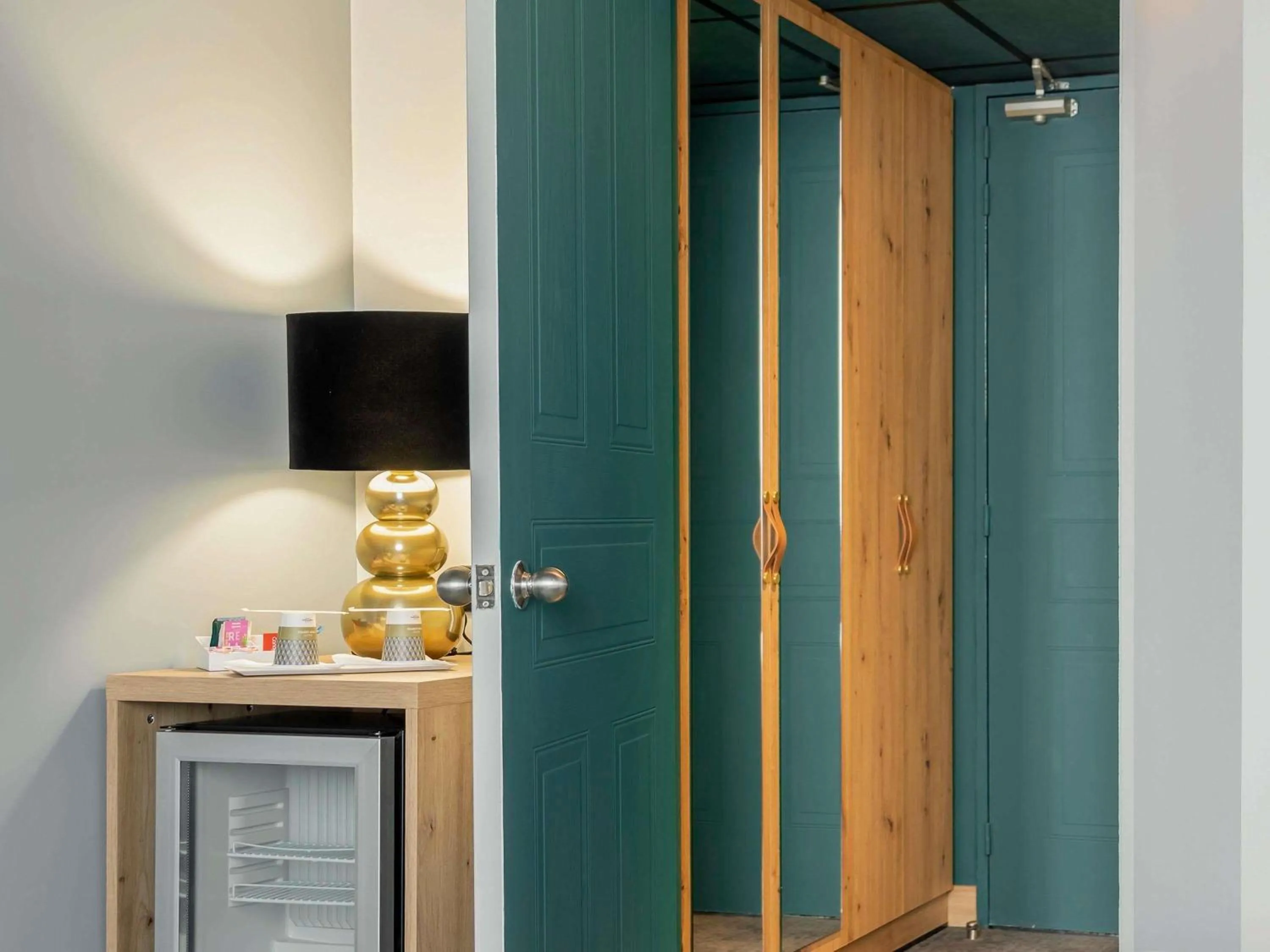 Bedroom in Mercure Lyon Est Villefontaine