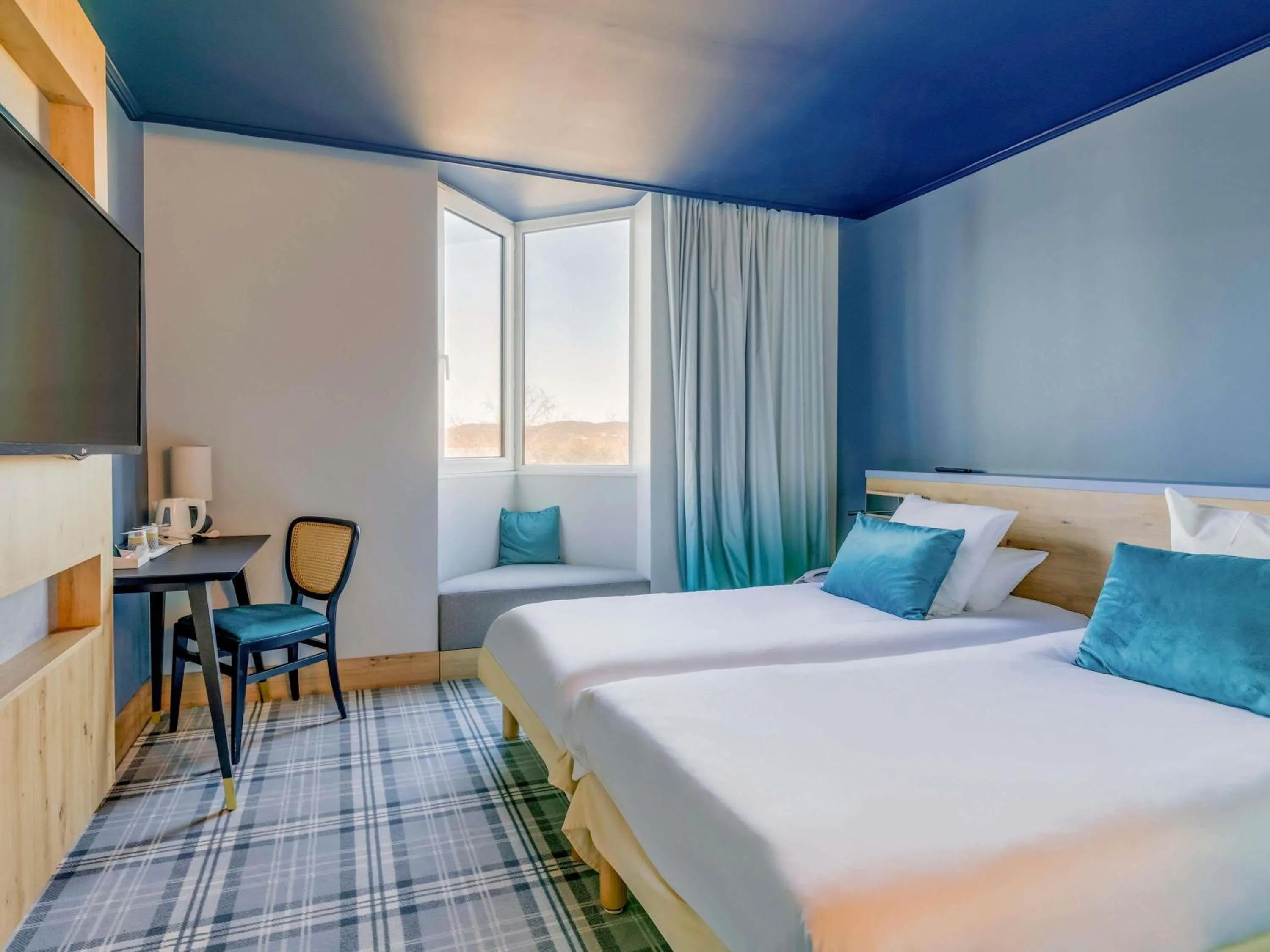 Bedroom, Bed in Mercure Lyon Est Villefontaine