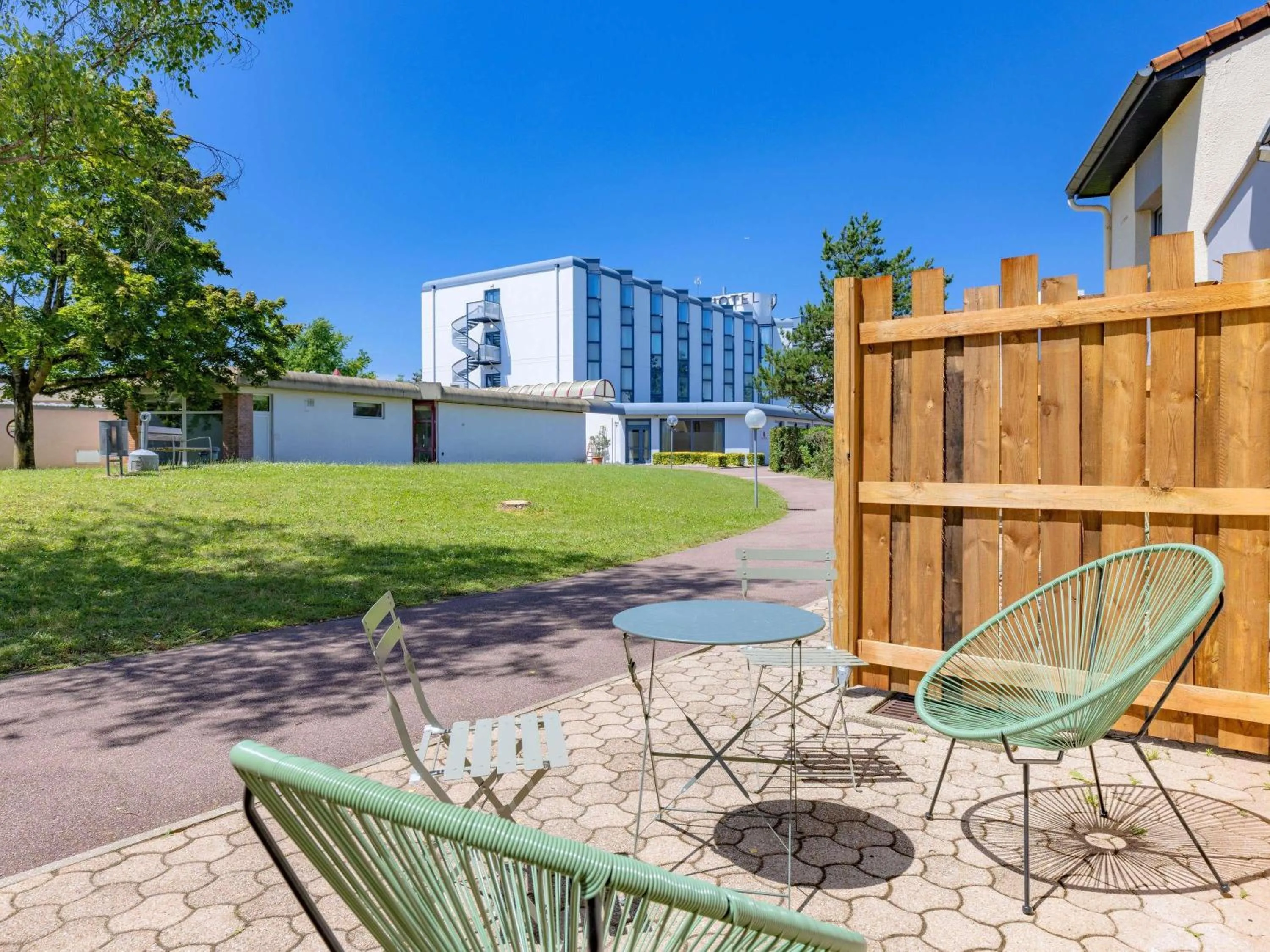 Bedroom in Mercure Lyon Est Villefontaine