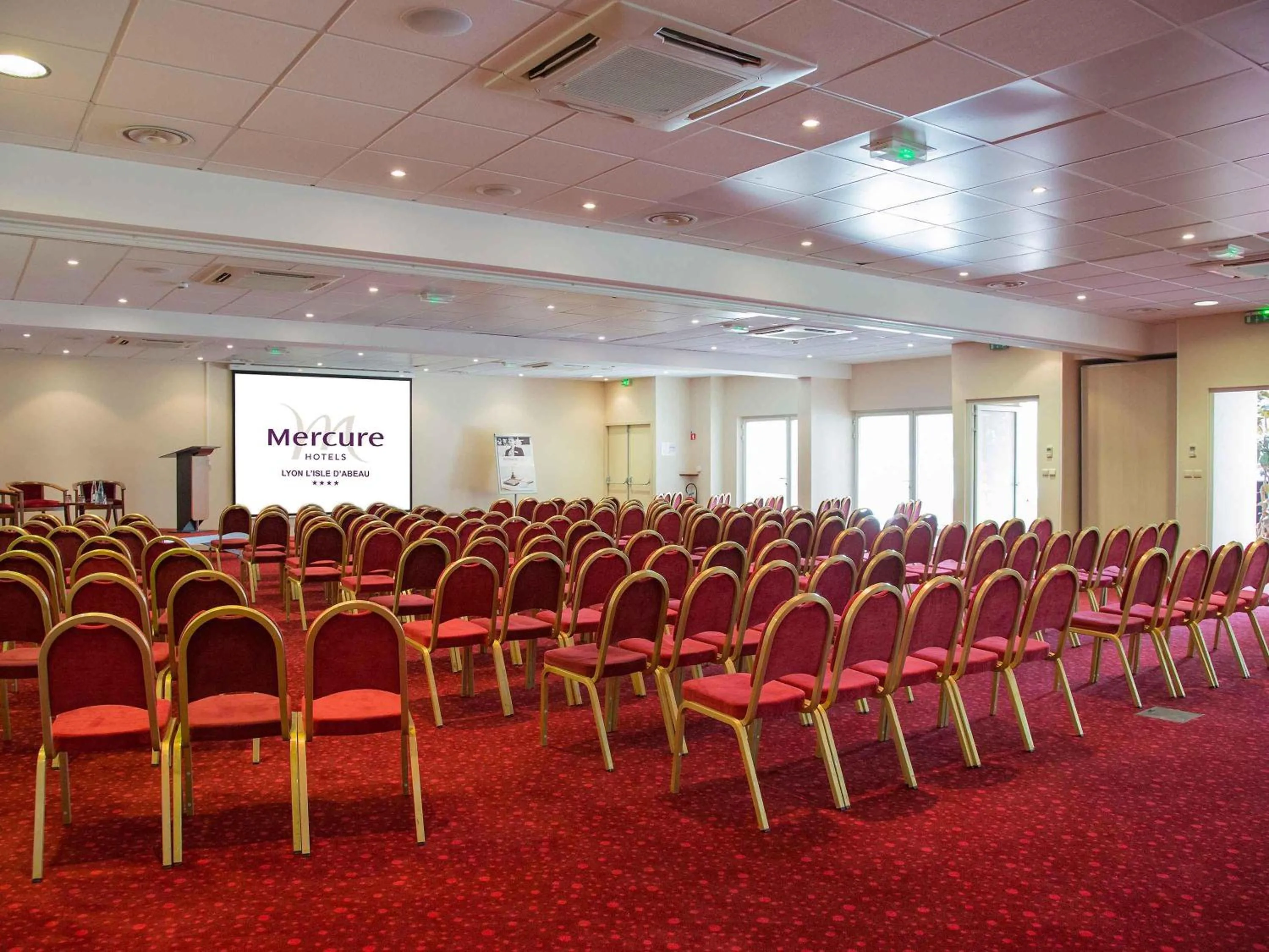 Meeting/conference room in Mercure Lyon Est Villefontaine