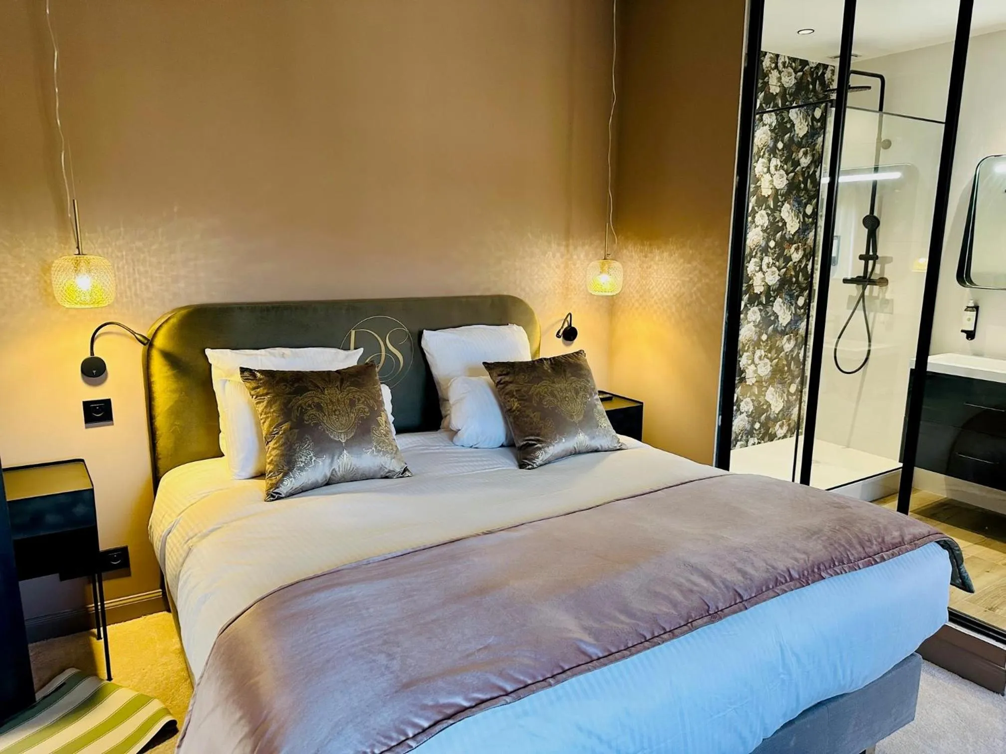 Bed in Les Villas du Domaine de Suzel