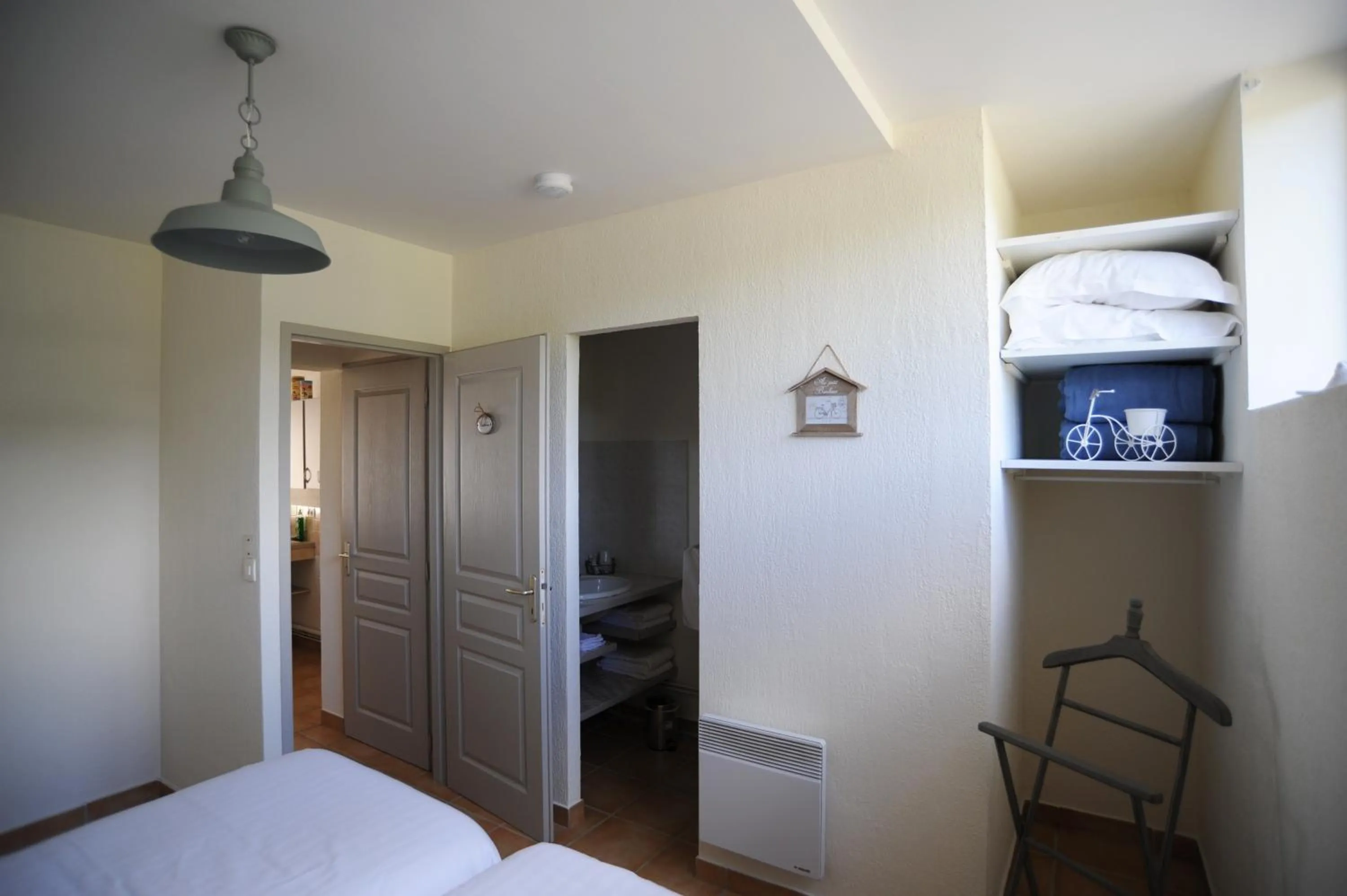 Bed in Les Villas du Domaine de Suzel