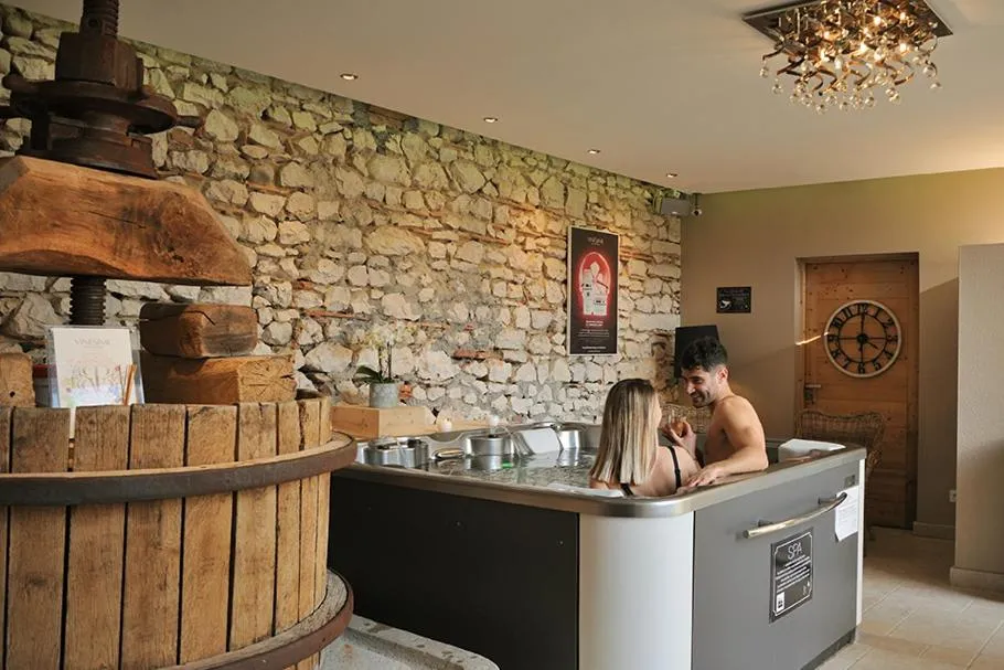 Spa and wellness centre/facilities in Les Villas du Domaine de Suzel