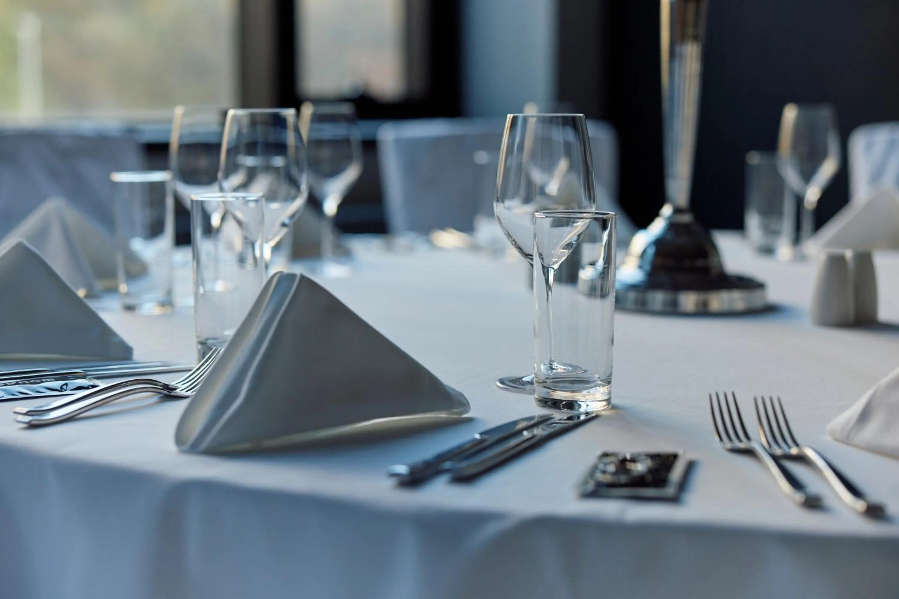 Restaurant/places to eat in Hotel Mona Plaza