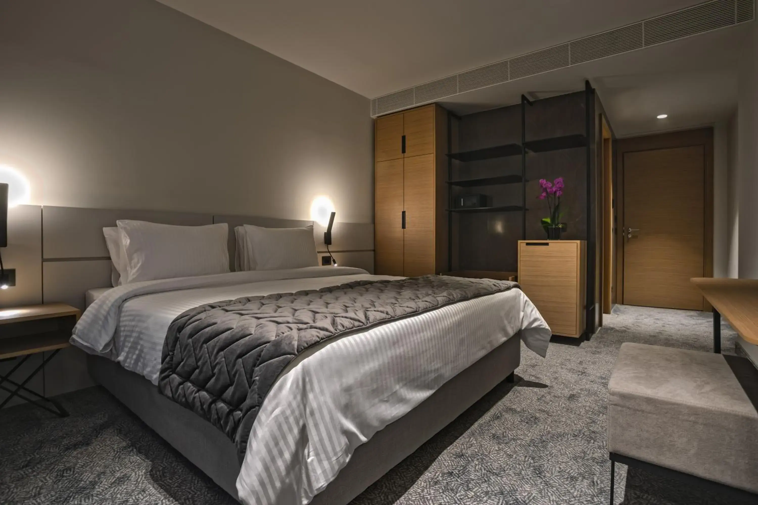 Bedroom, Bed in Hotel Mona Plaza Bedroom, Bed in Hotel Mona Plaza