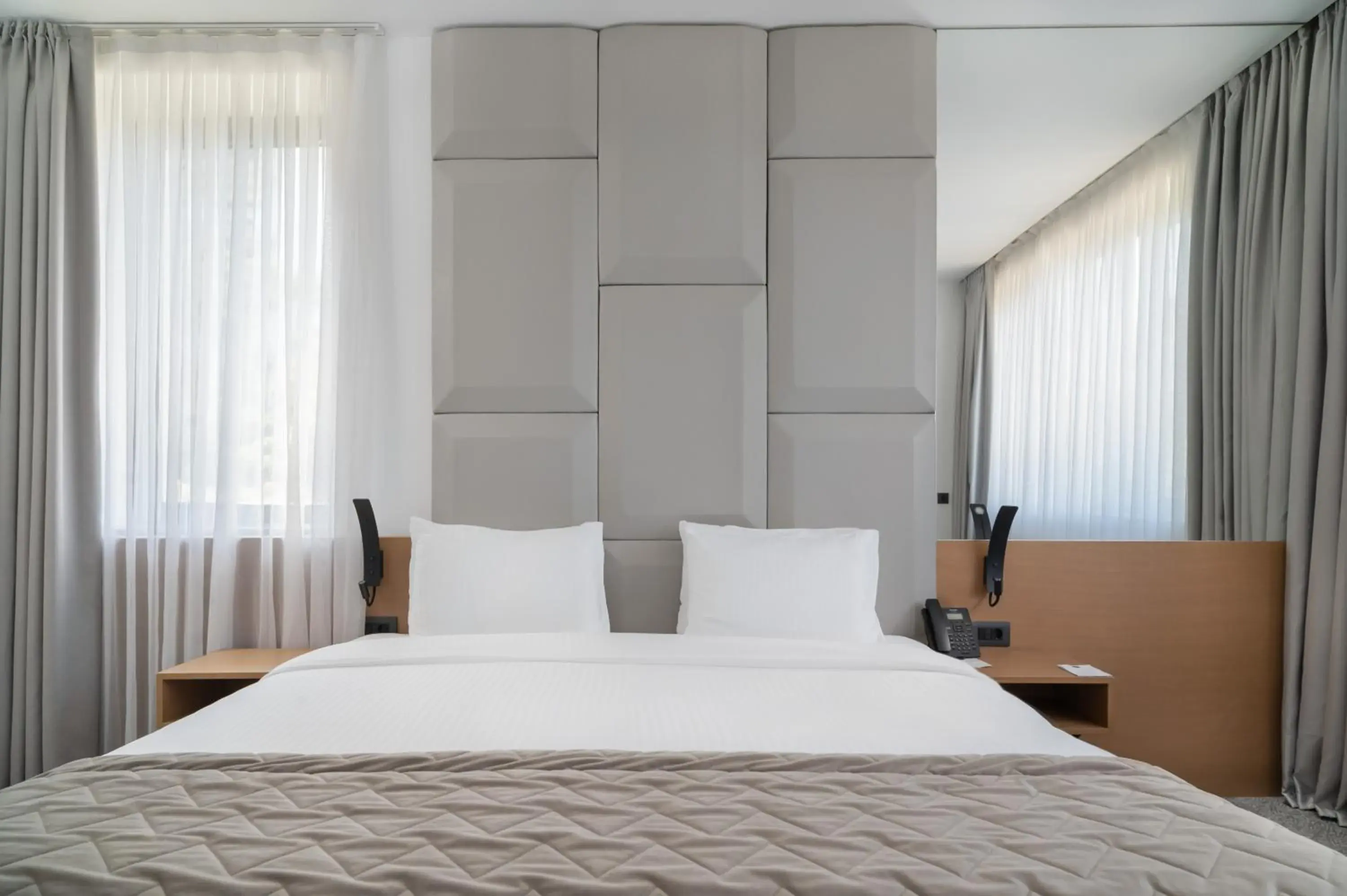 Bedroom, Bed in Hotel Mona Plaza Bedroom, Bed in Hotel Mona Plaza