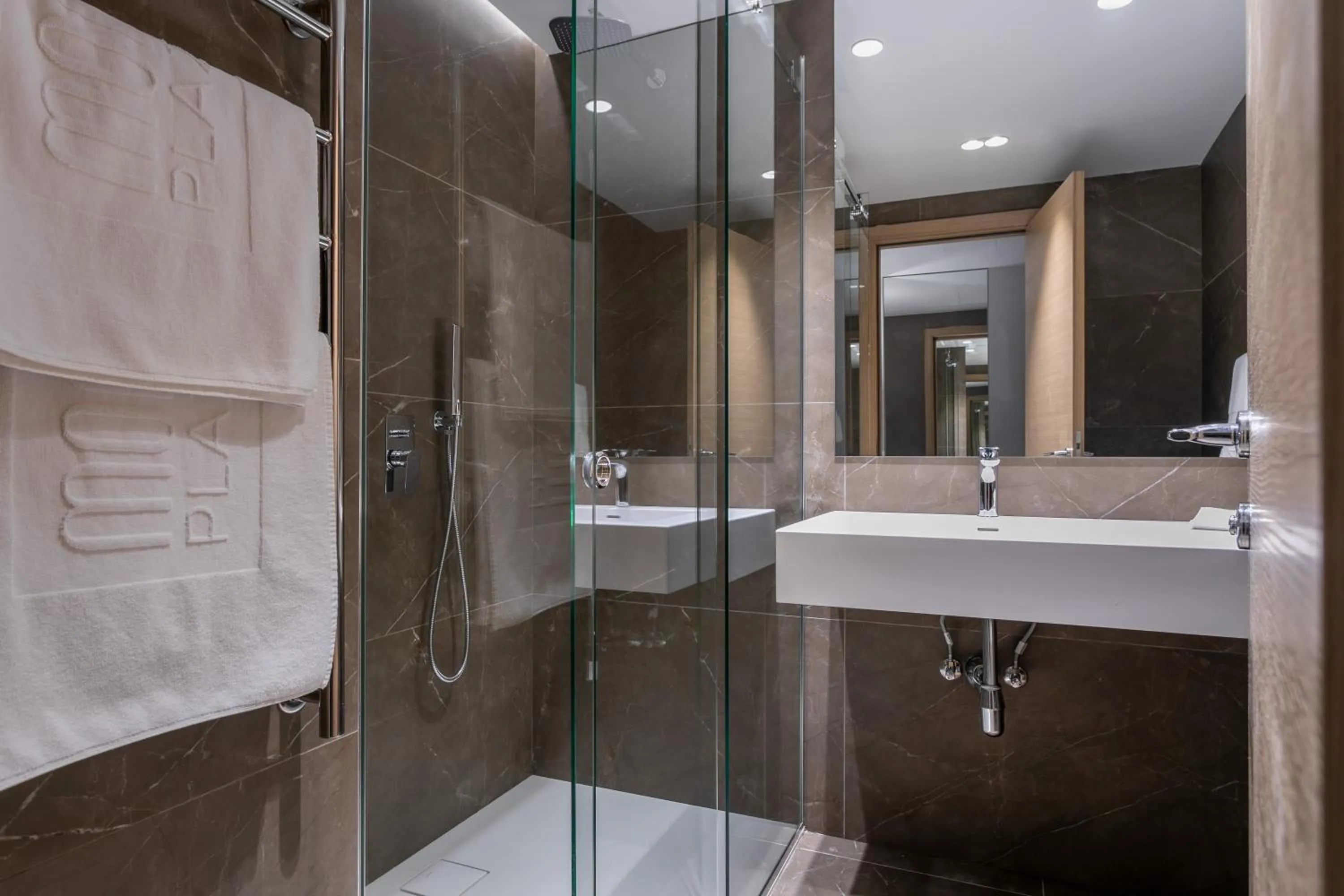 Bathroom in Hotel Mona Plaza