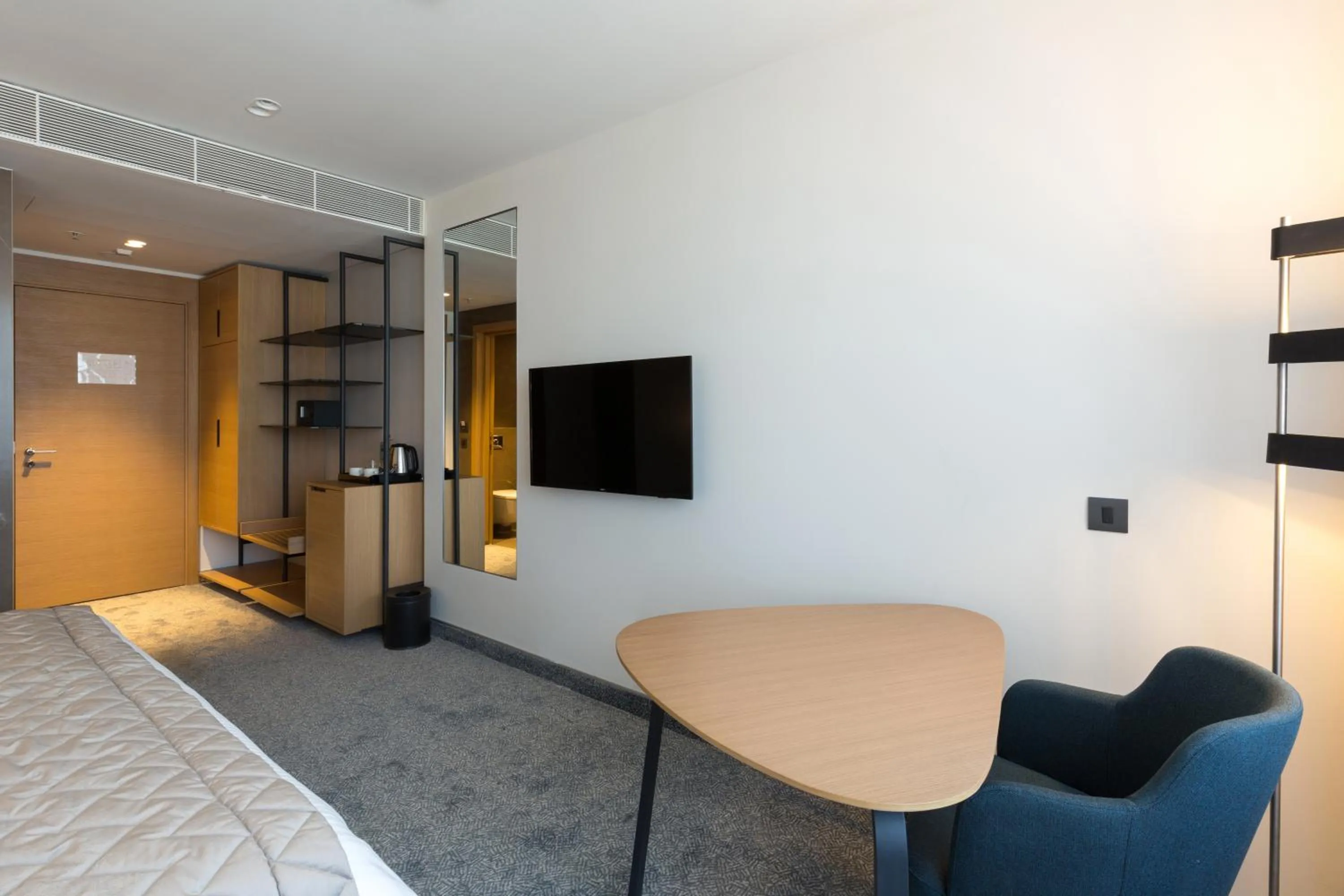 Bedroom, Bed in Hotel Mona Plaza