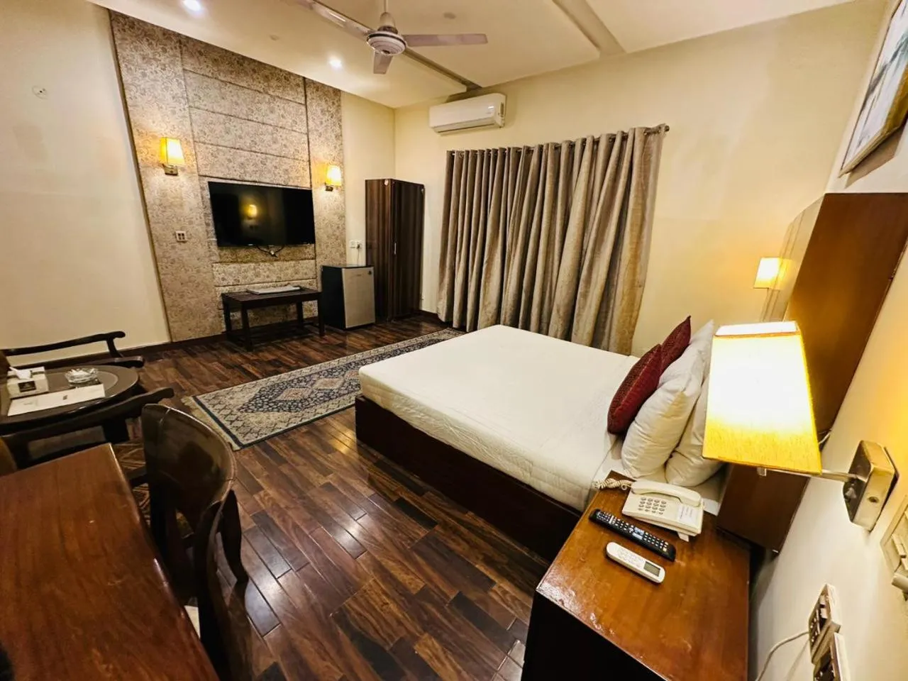 Bed in Shelton’s Rezidor Lahore