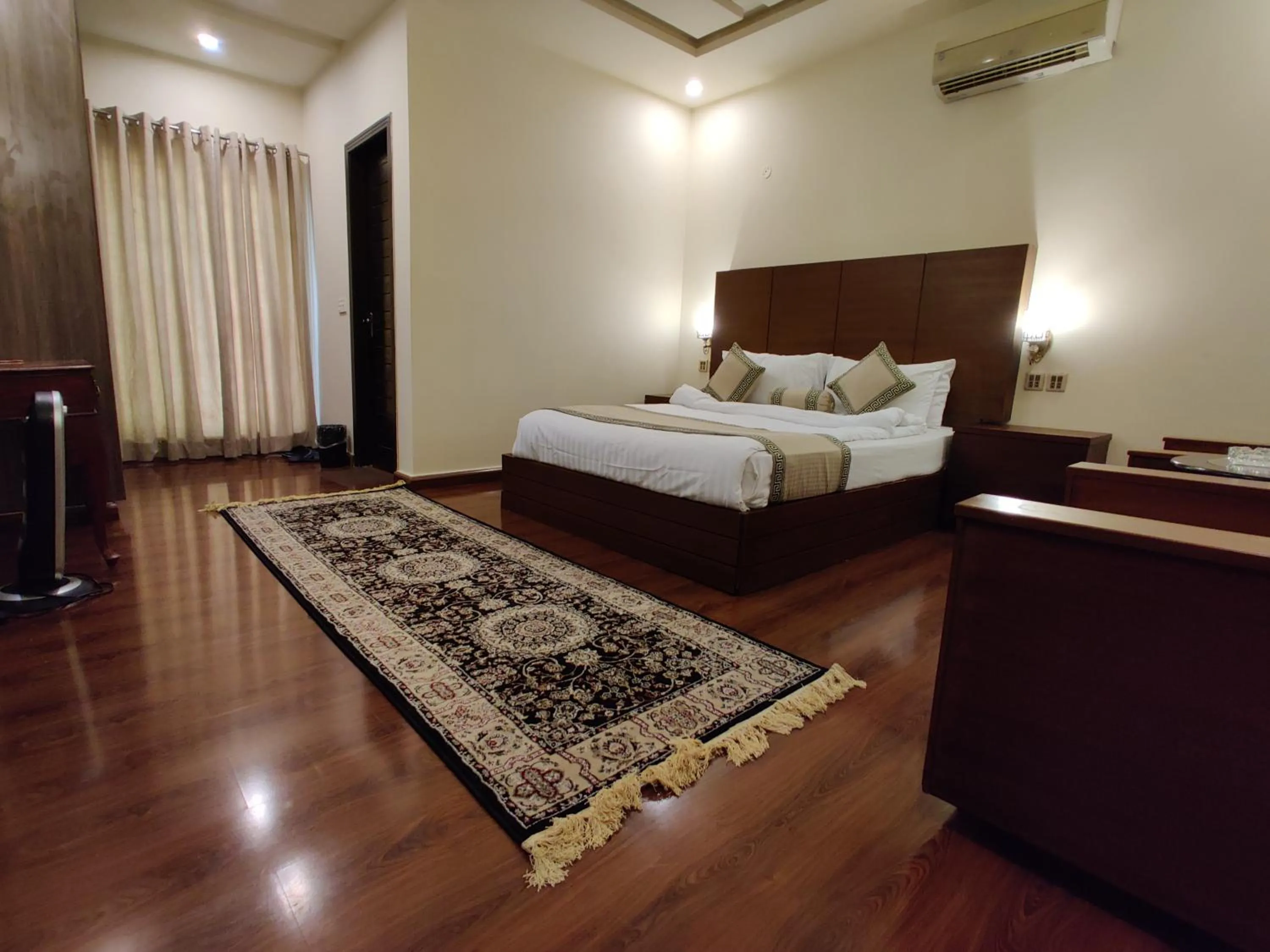 Bed in Shelton’s Rezidor Lahore