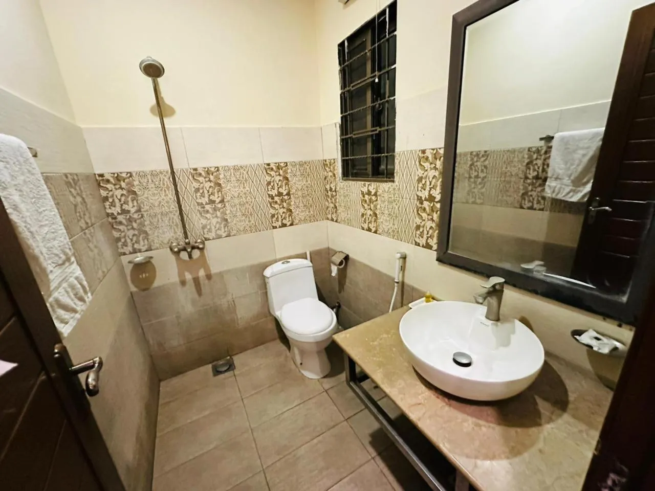 Shelton’s Rezidor Lahore