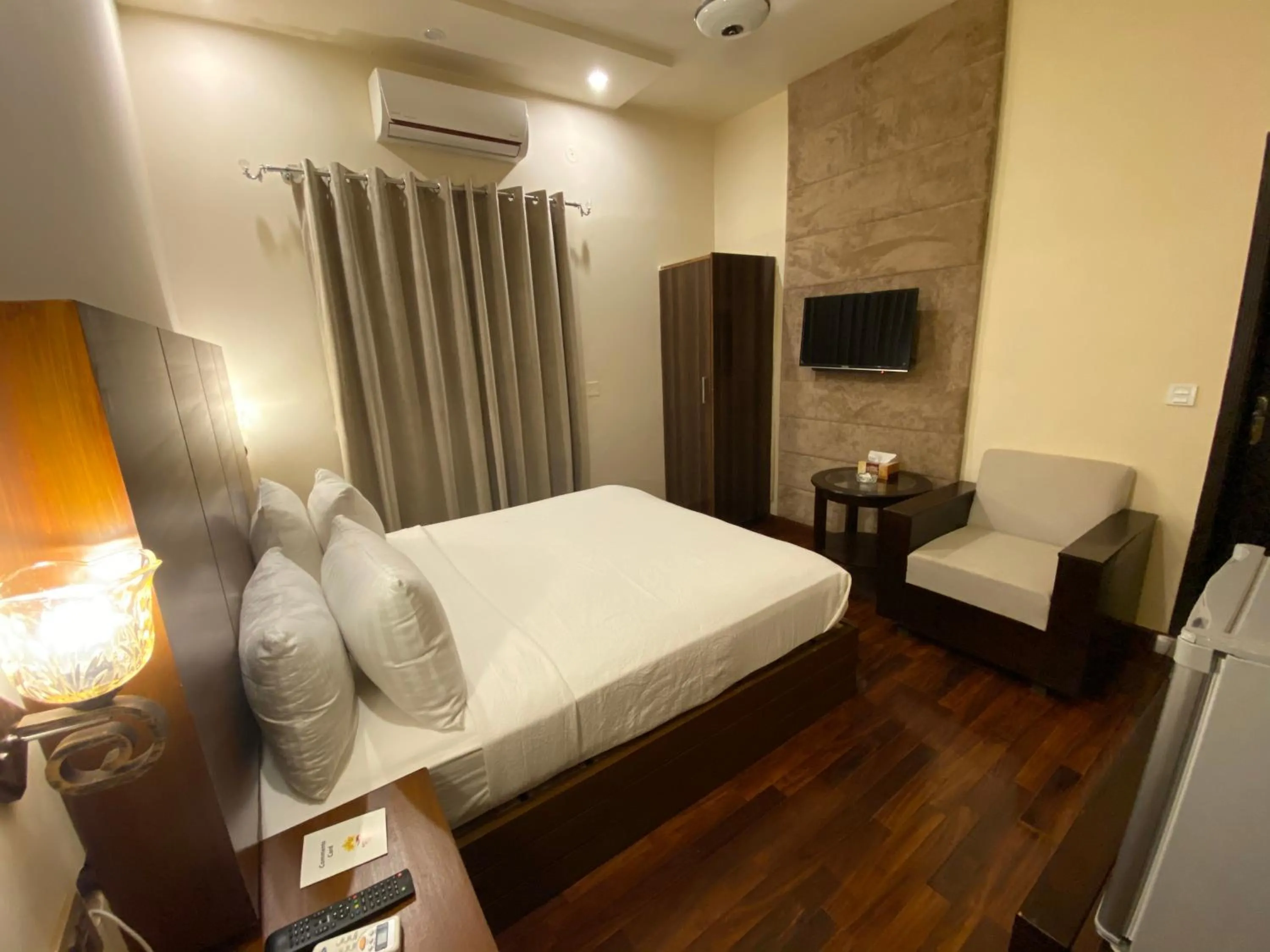 Bed in Shelton’s Rezidor Lahore