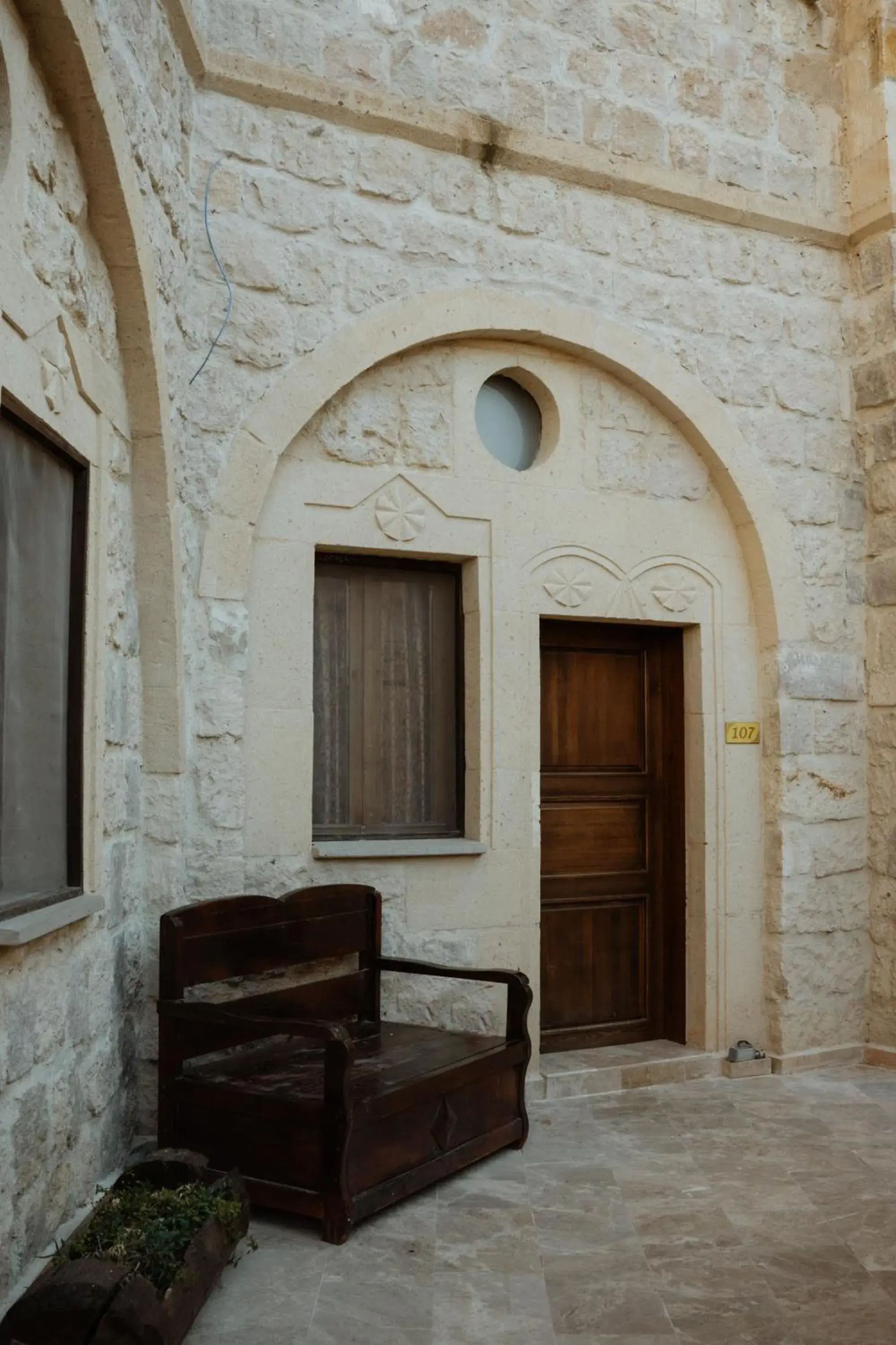 Property building in Kismet Cave Mansion Property building in Kismet Cave Mansion