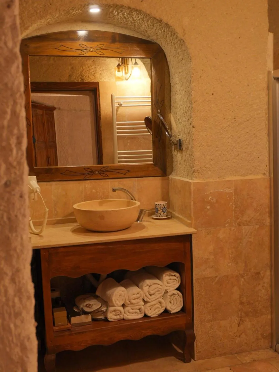 Bathroom in Kismet Cave Mansion