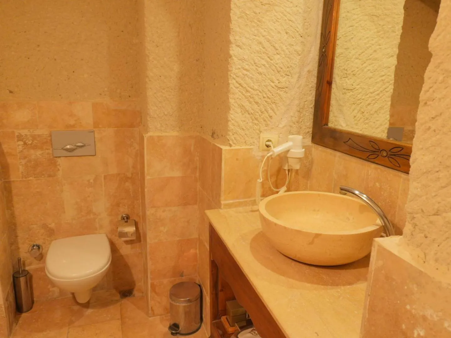 Bathroom in Kismet Cave Mansion