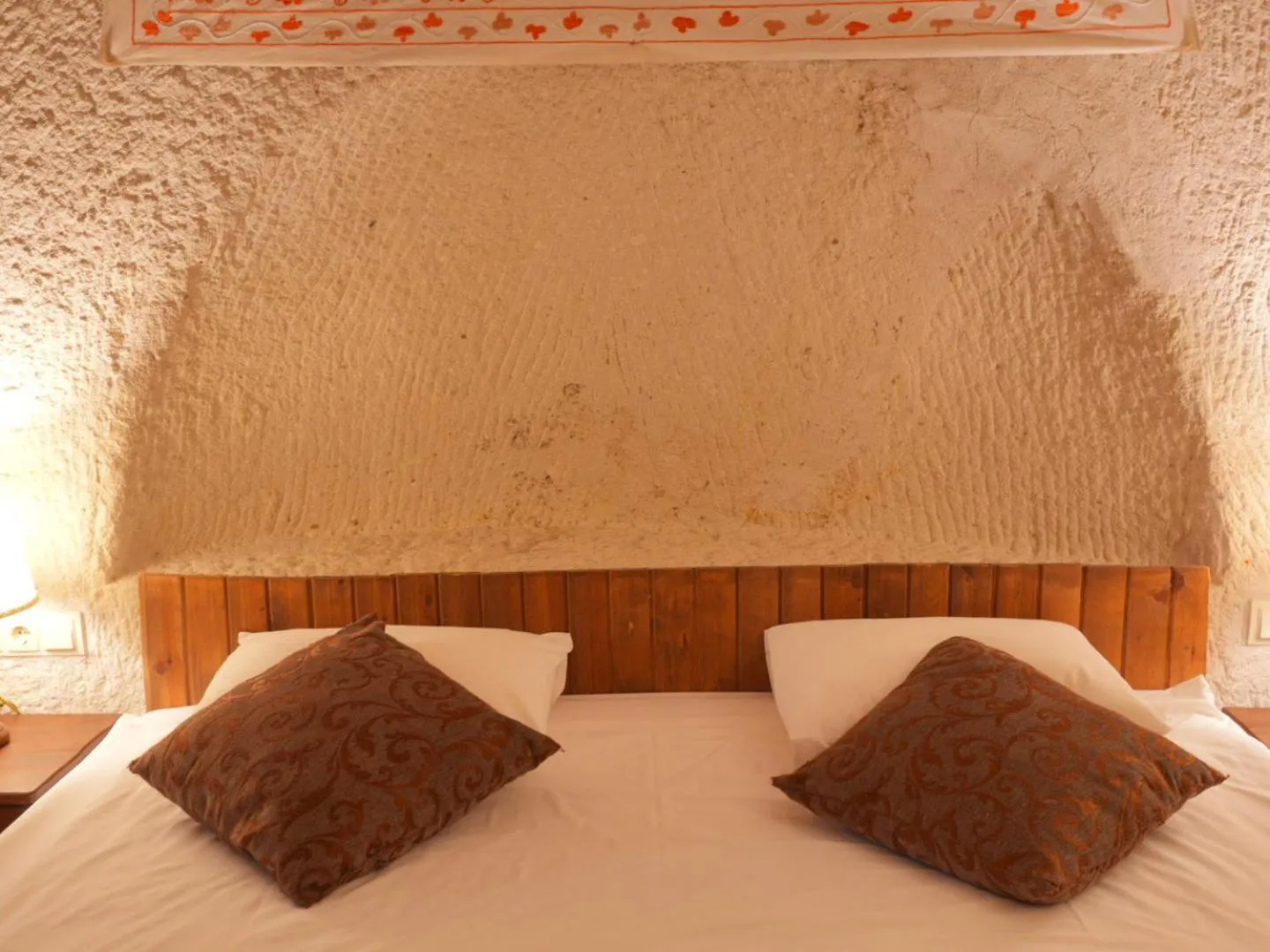 Bedroom, Bed in Kismet Cave Mansion