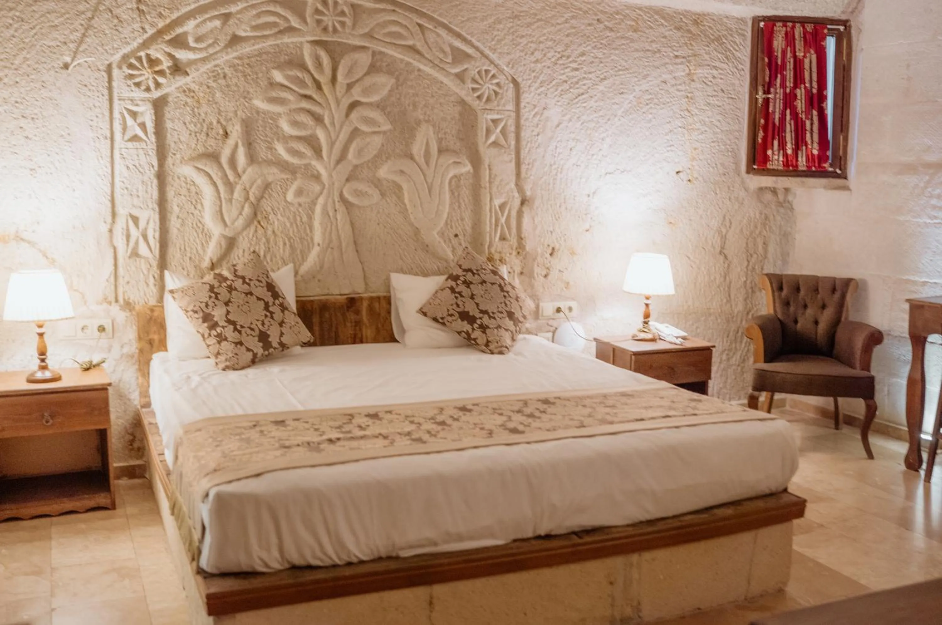 Bed in Kismet Cave Mansion