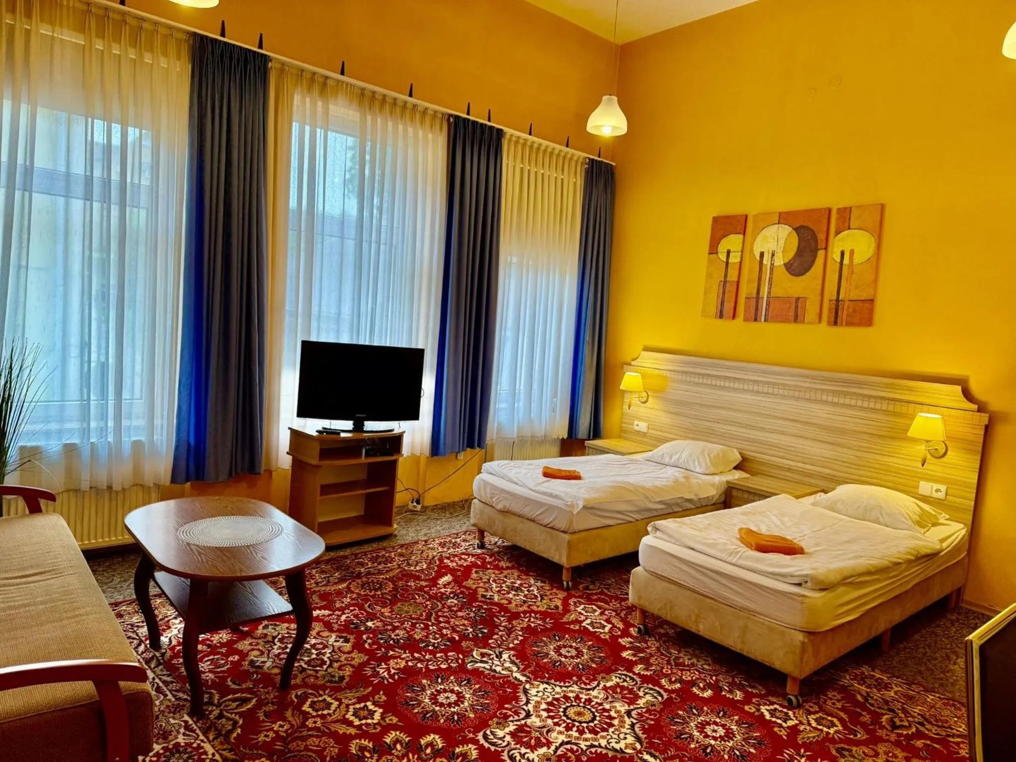 Photo of the whole room, Bed in Rodar