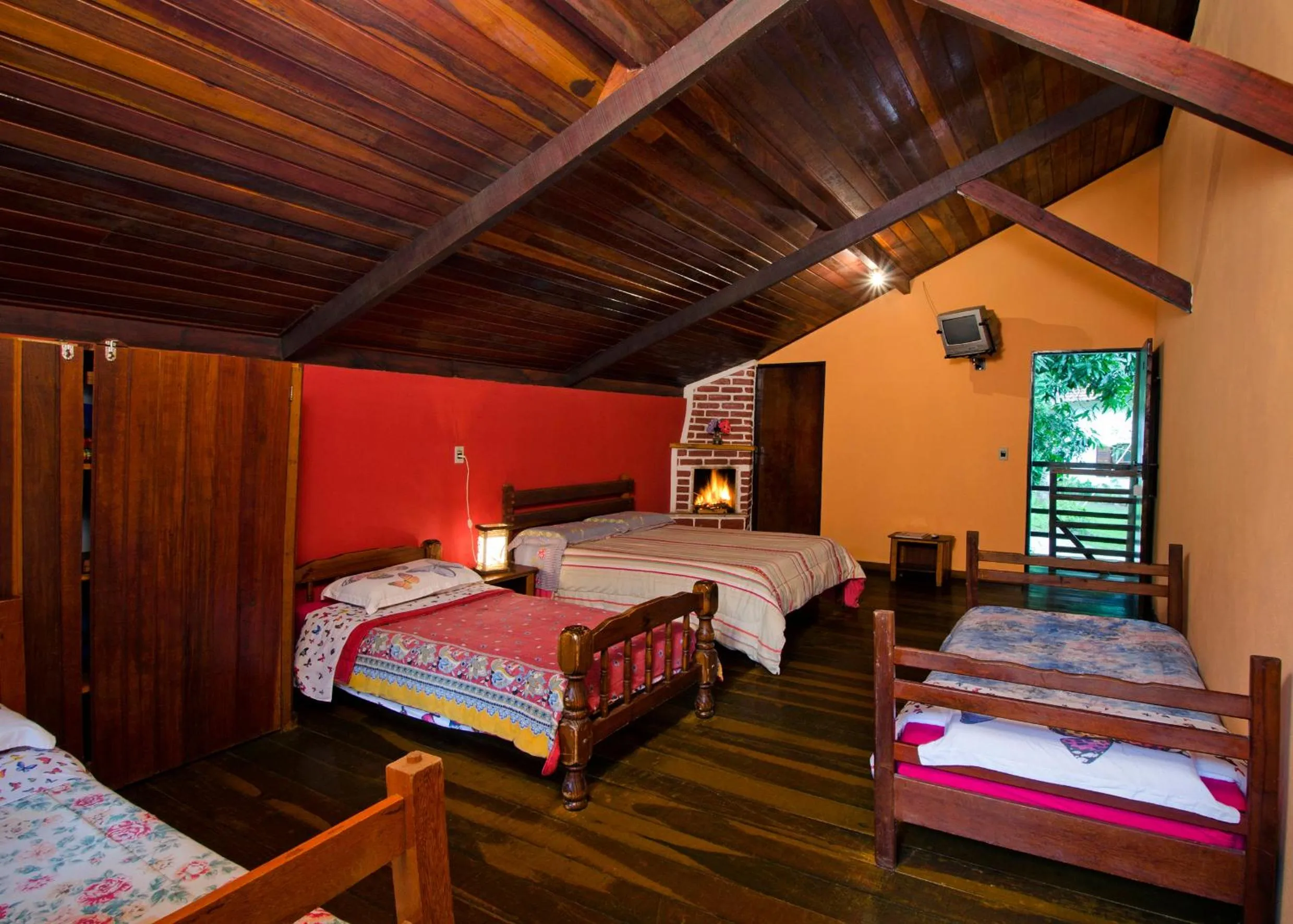 Day, Bed in Pousada da Gruta