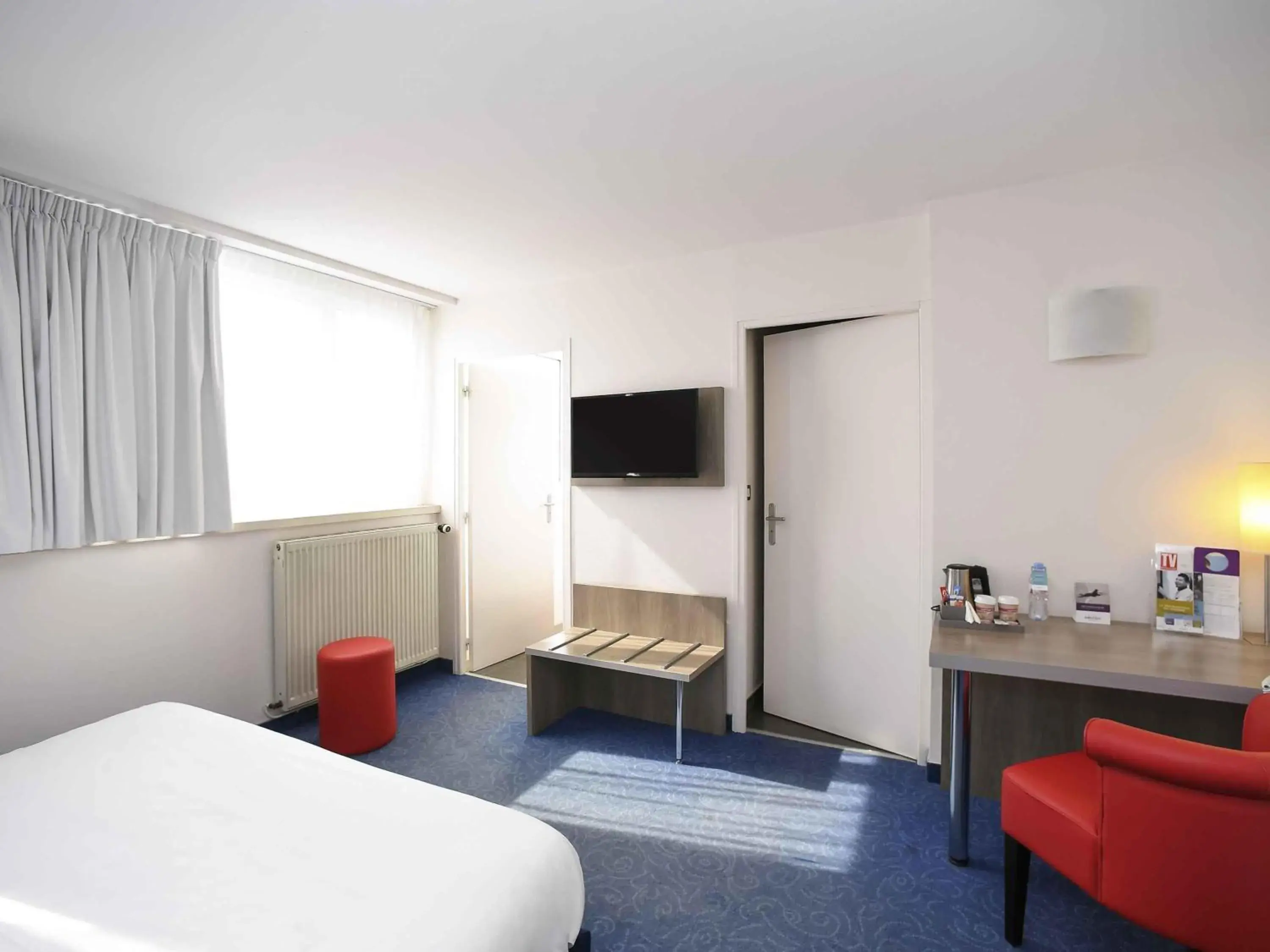 Bedroom, Bed in Mercure Saint Lô Centre Bedroom, Bed in Mercure Saint Lô Centre