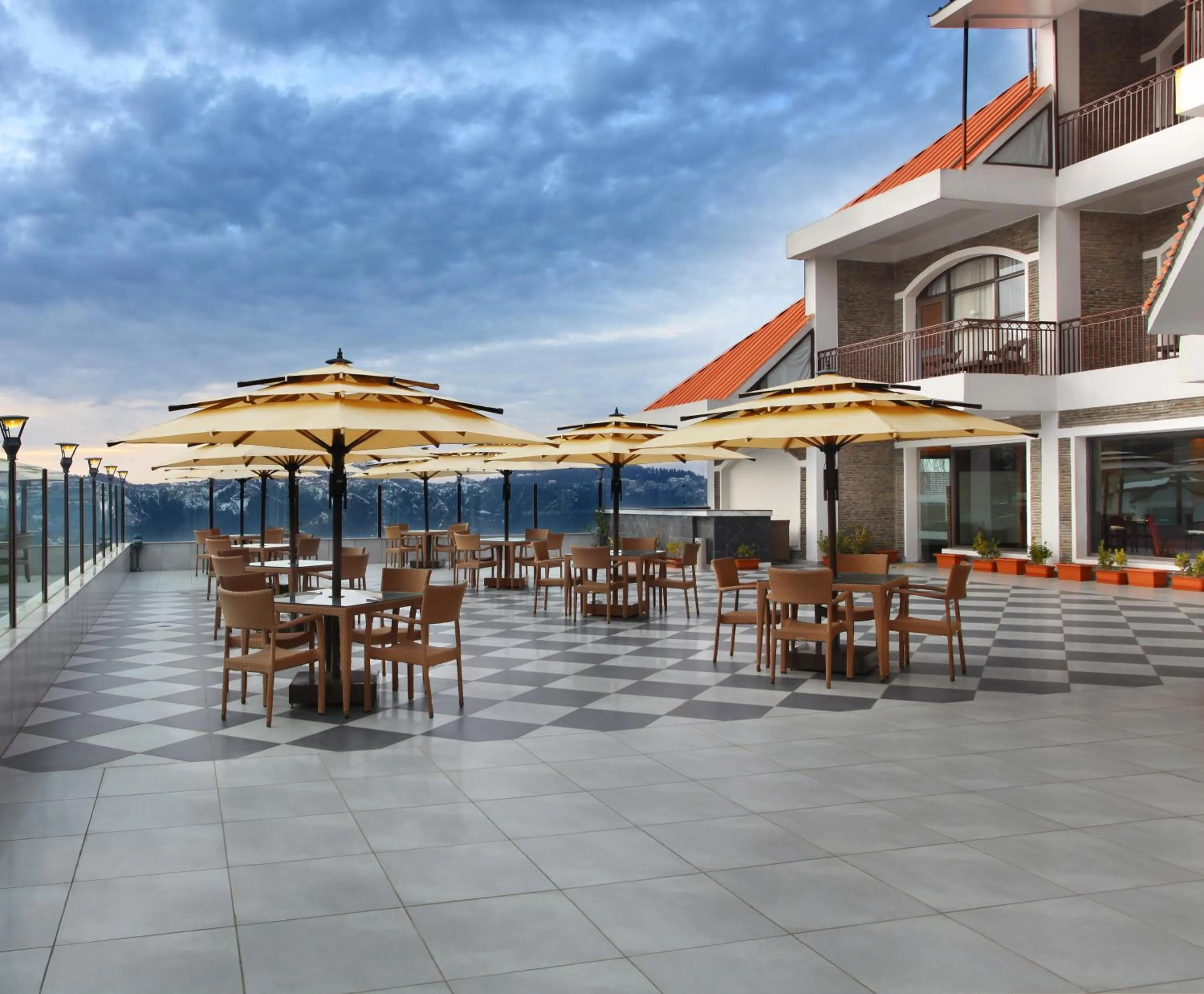 Restaurant/places to eat in Marigold Sarovar Portico Shimla