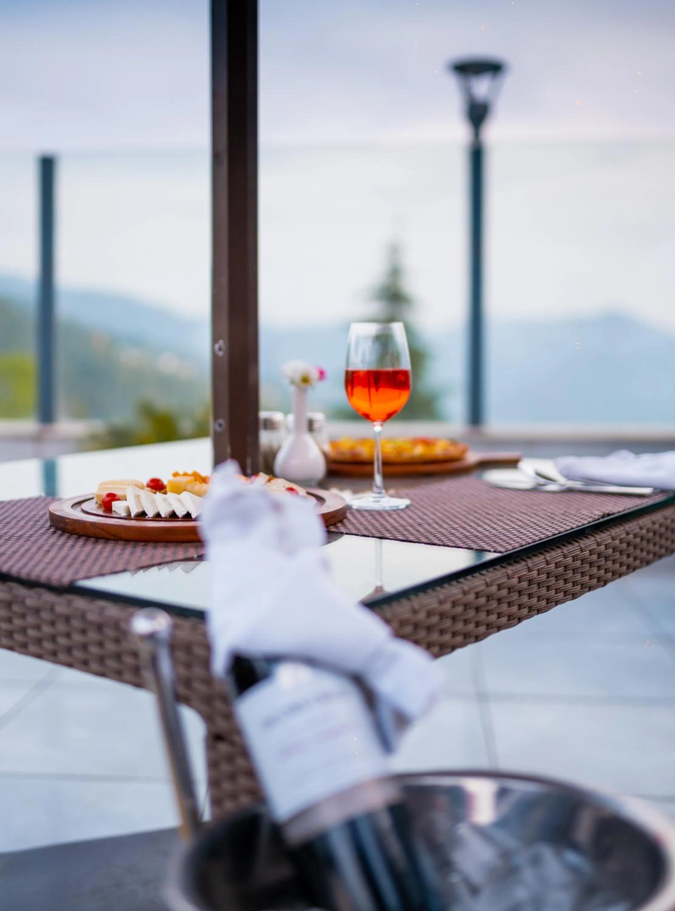 Restaurant/places to eat in Marigold Sarovar Portico Shimla