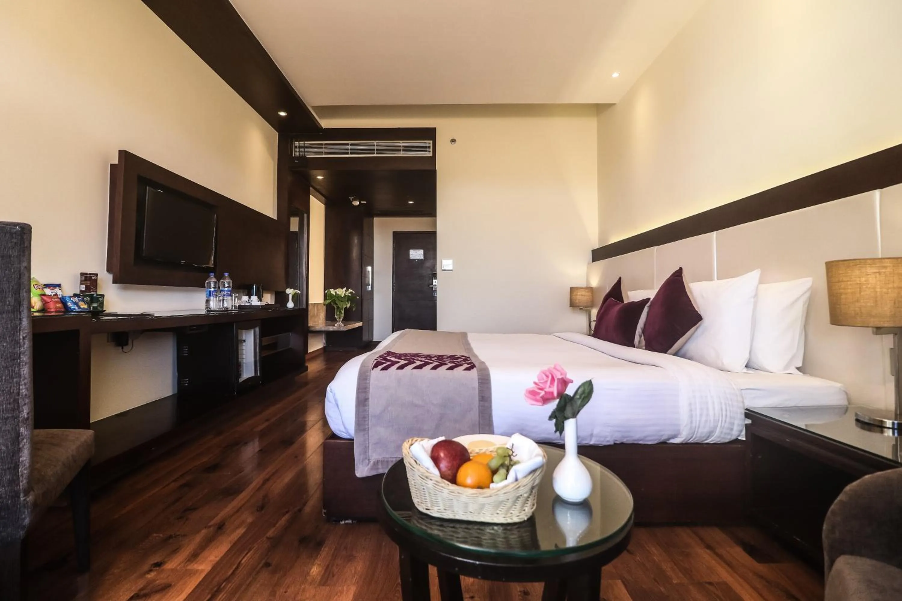 Bedroom, Bed in Marigold Sarovar Portico Shimla