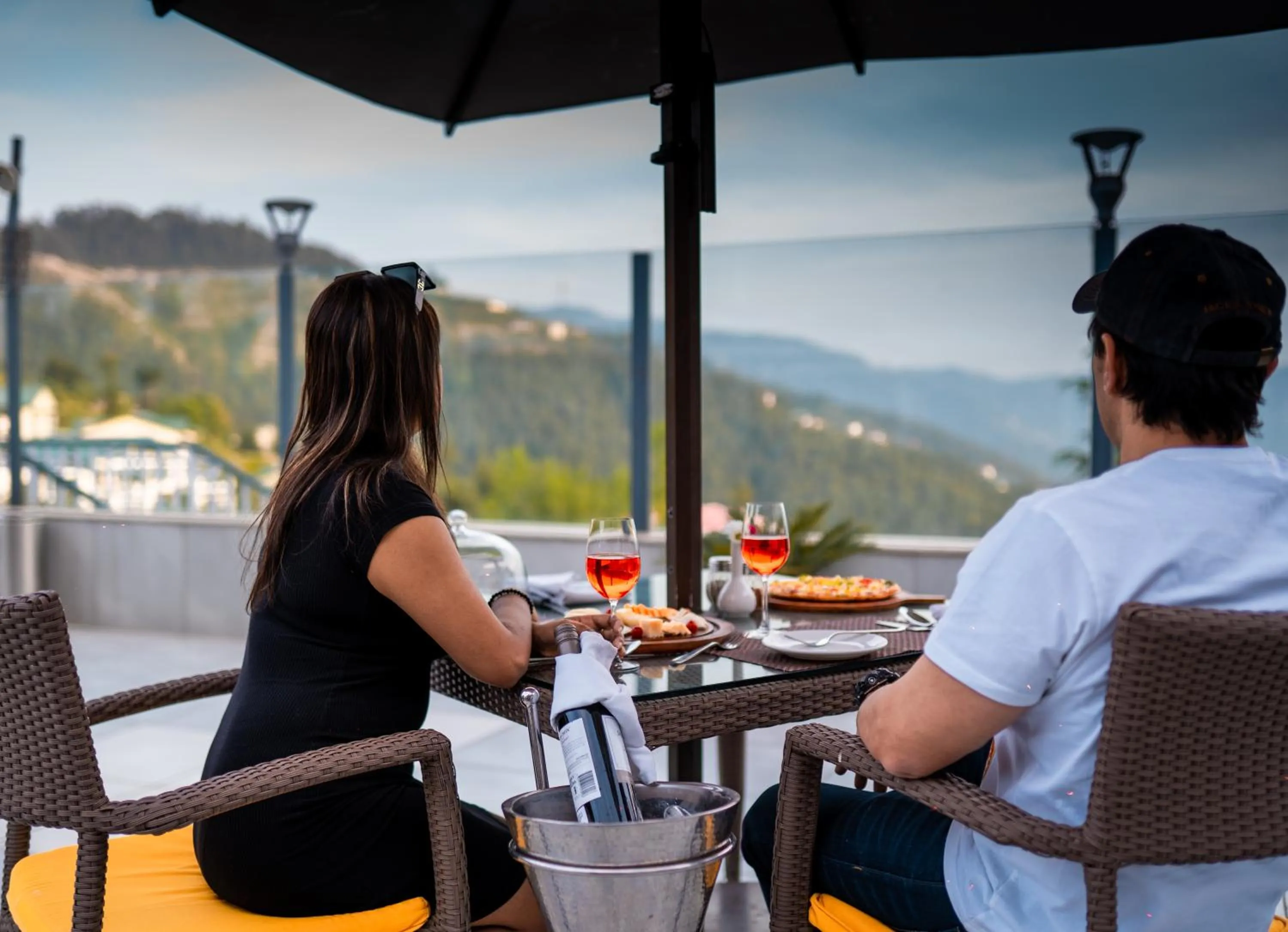 Restaurant/places to eat in Marigold Sarovar Portico Shimla