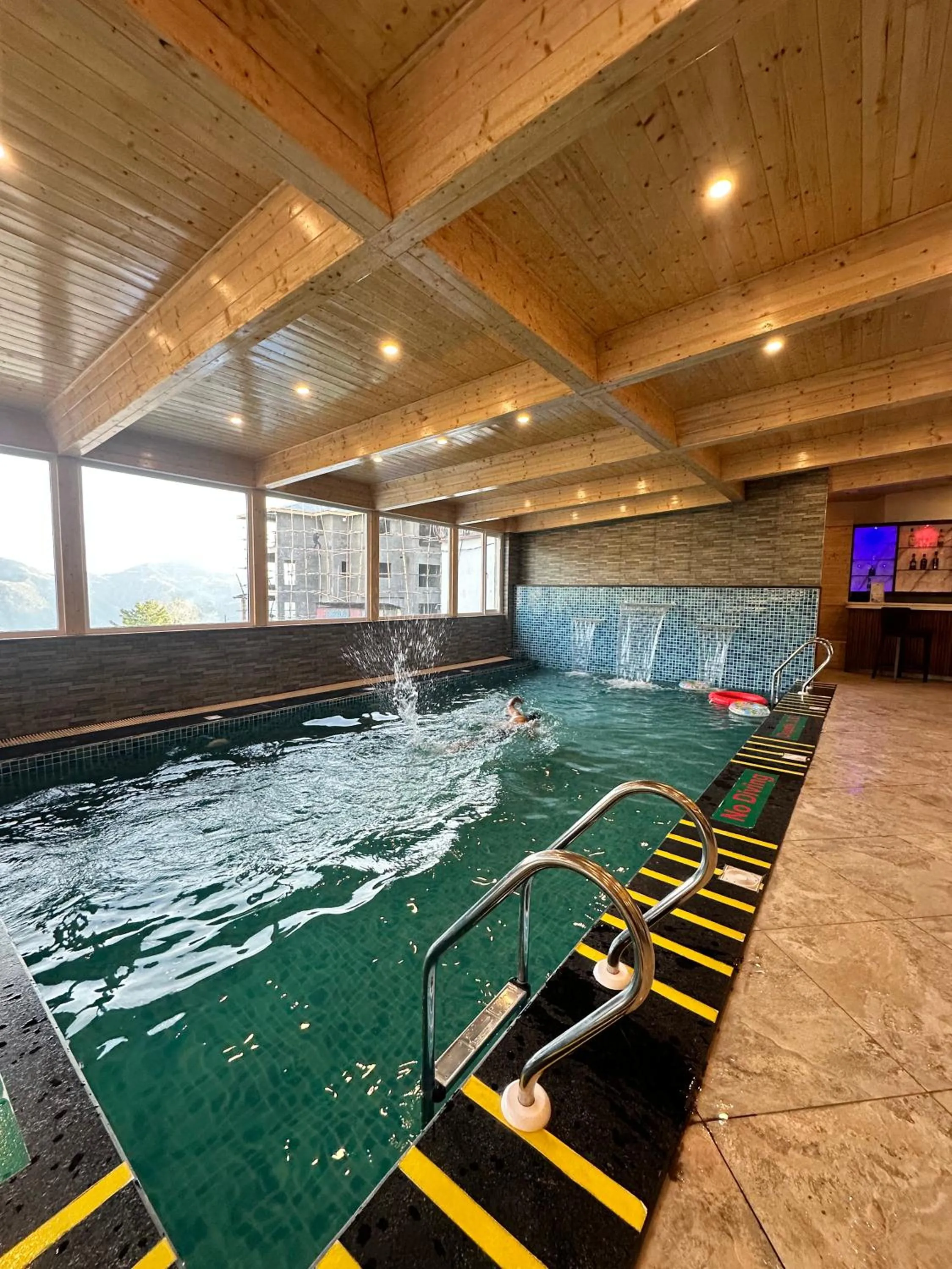 Swimming pool in Marigold Sarovar Portico Shimla