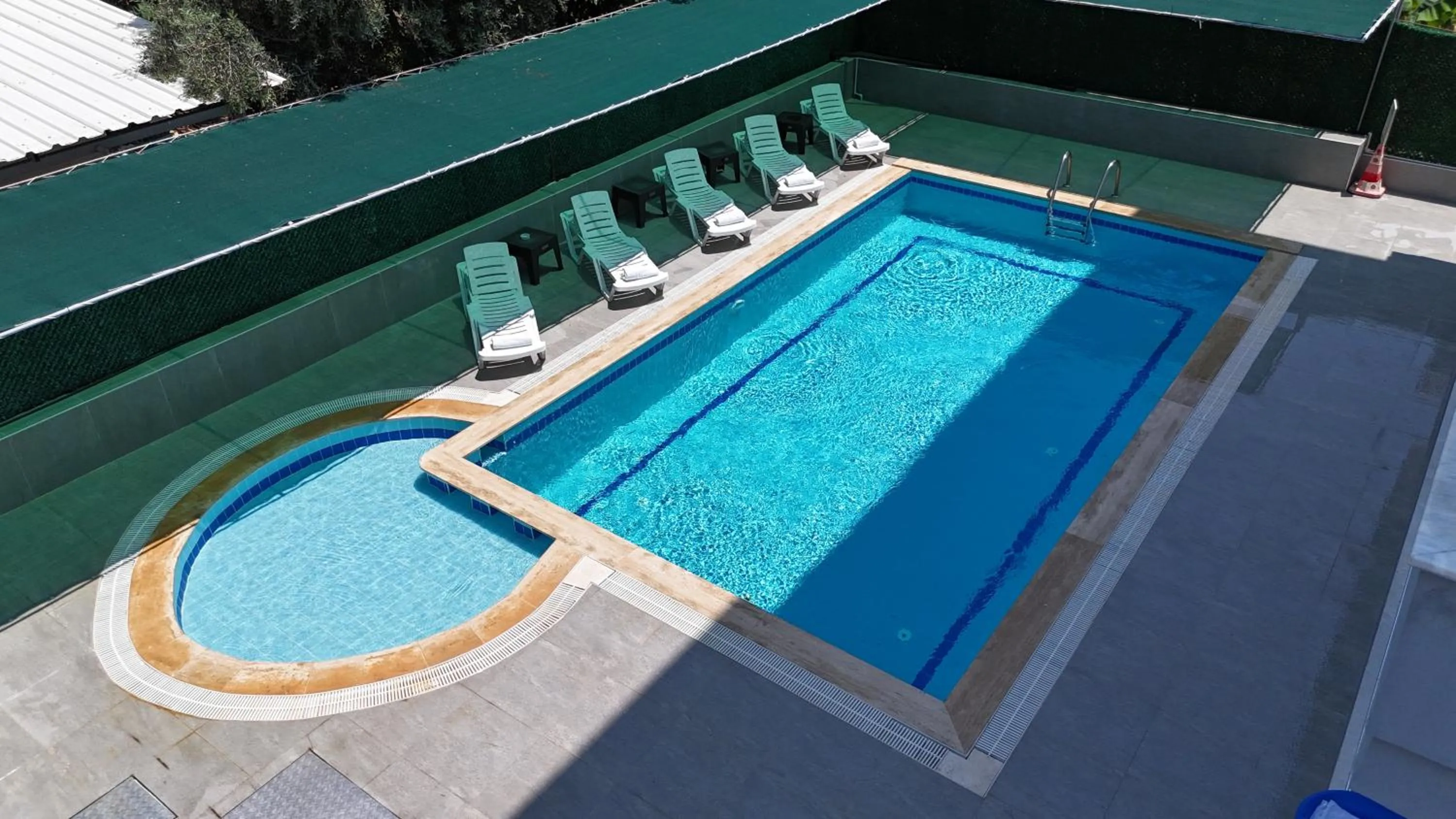 AZAK BLUE OTEL