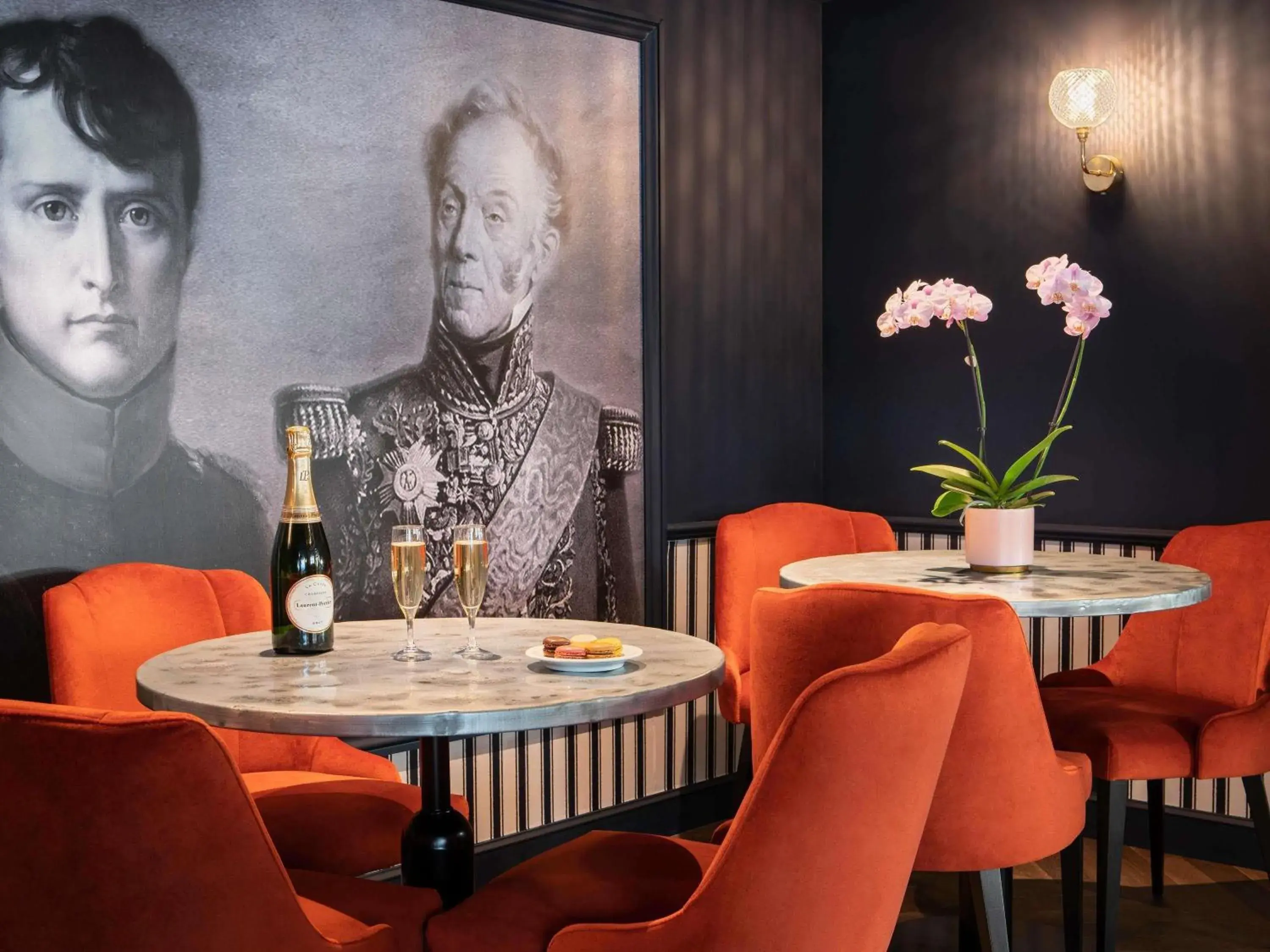 Property building in Mercure Versailles Paris Ouest Property building in Mercure Versailles Paris Ouest