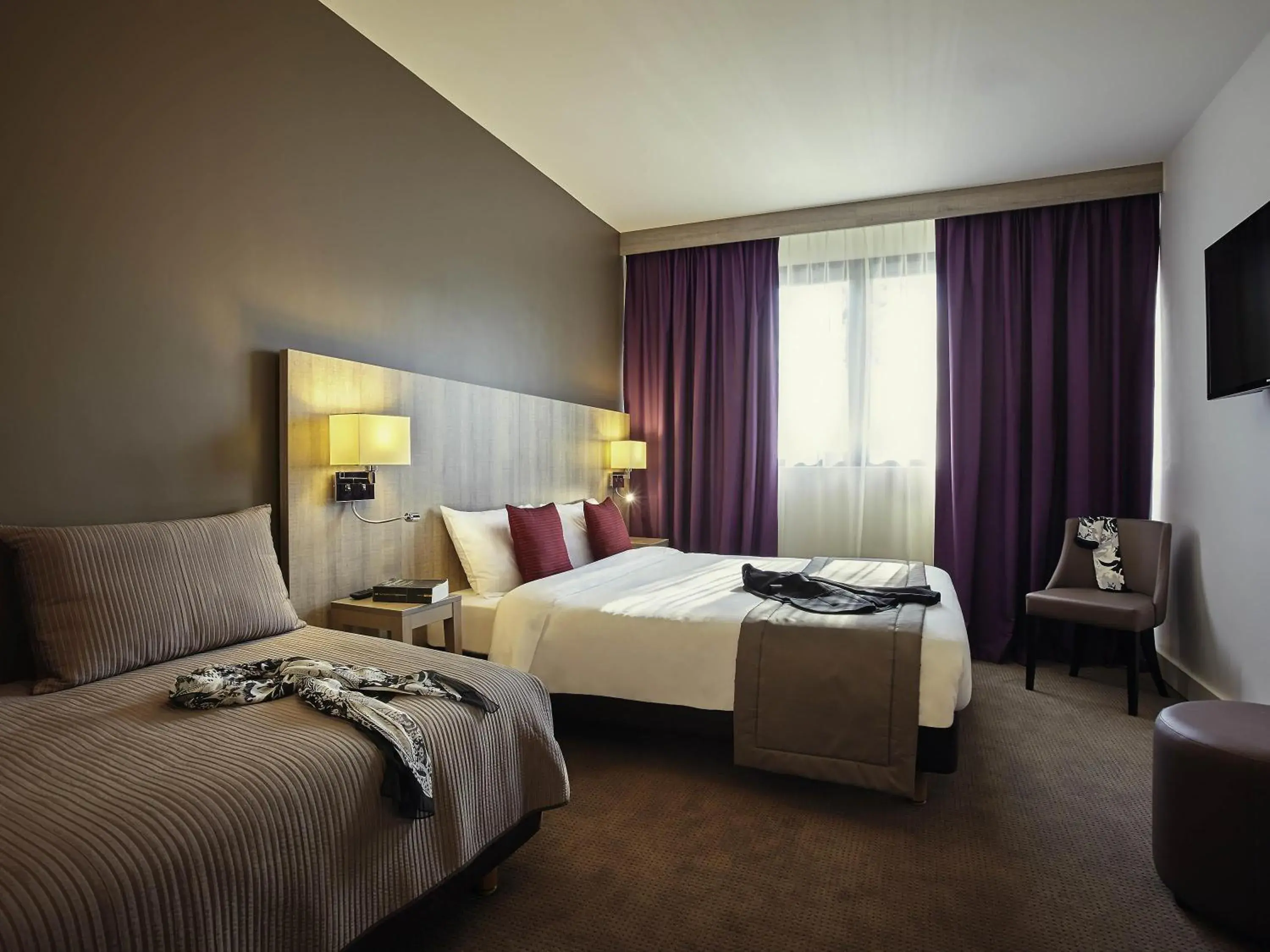 Bedroom, Bed in Mercure Versailles Paris Ouest Bedroom, Bed in Mercure Versailles Paris Ouest