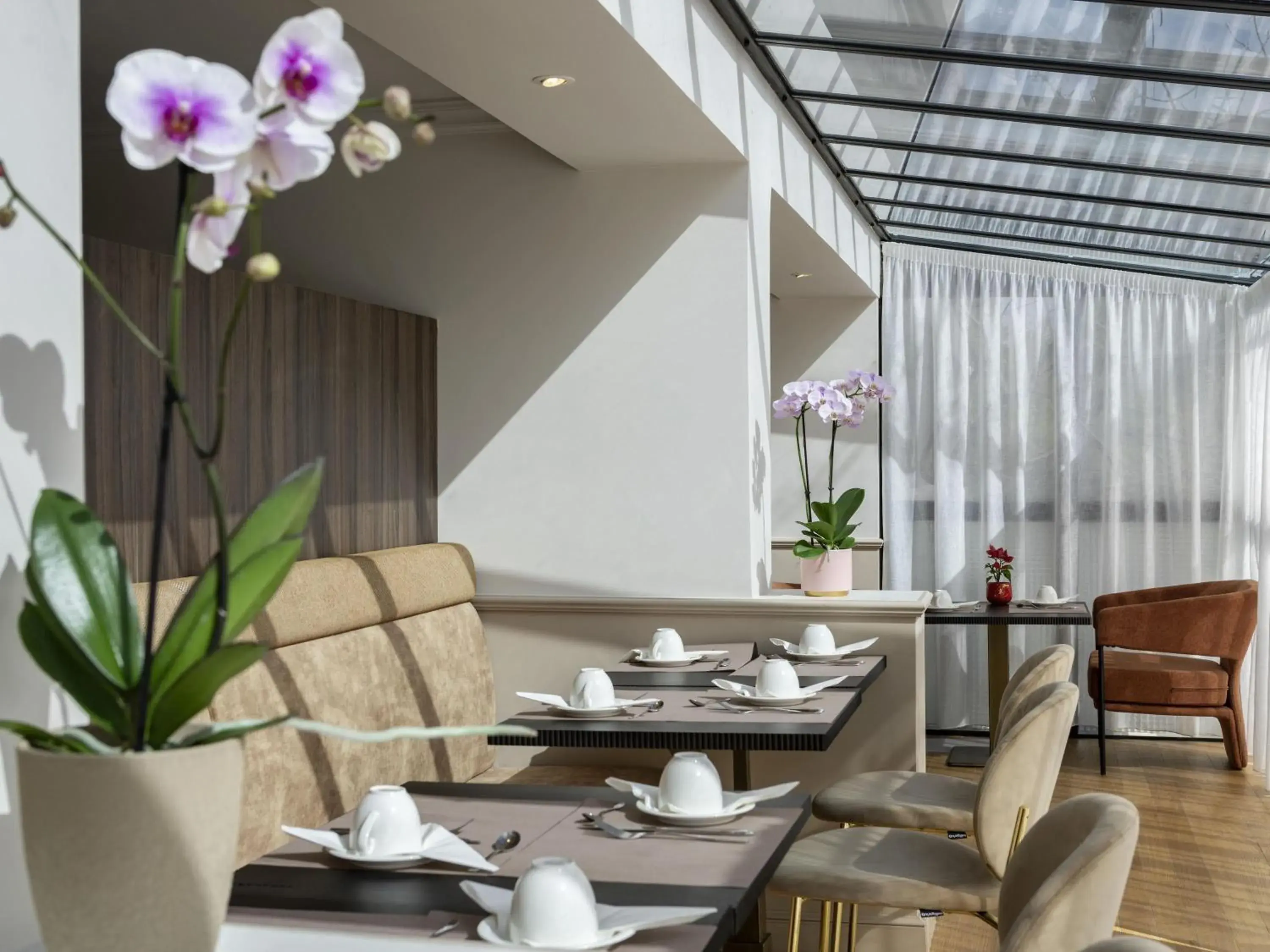 Breakfast in Mercure Versailles Paris Ouest Breakfast in Mercure Versailles Paris Ouest