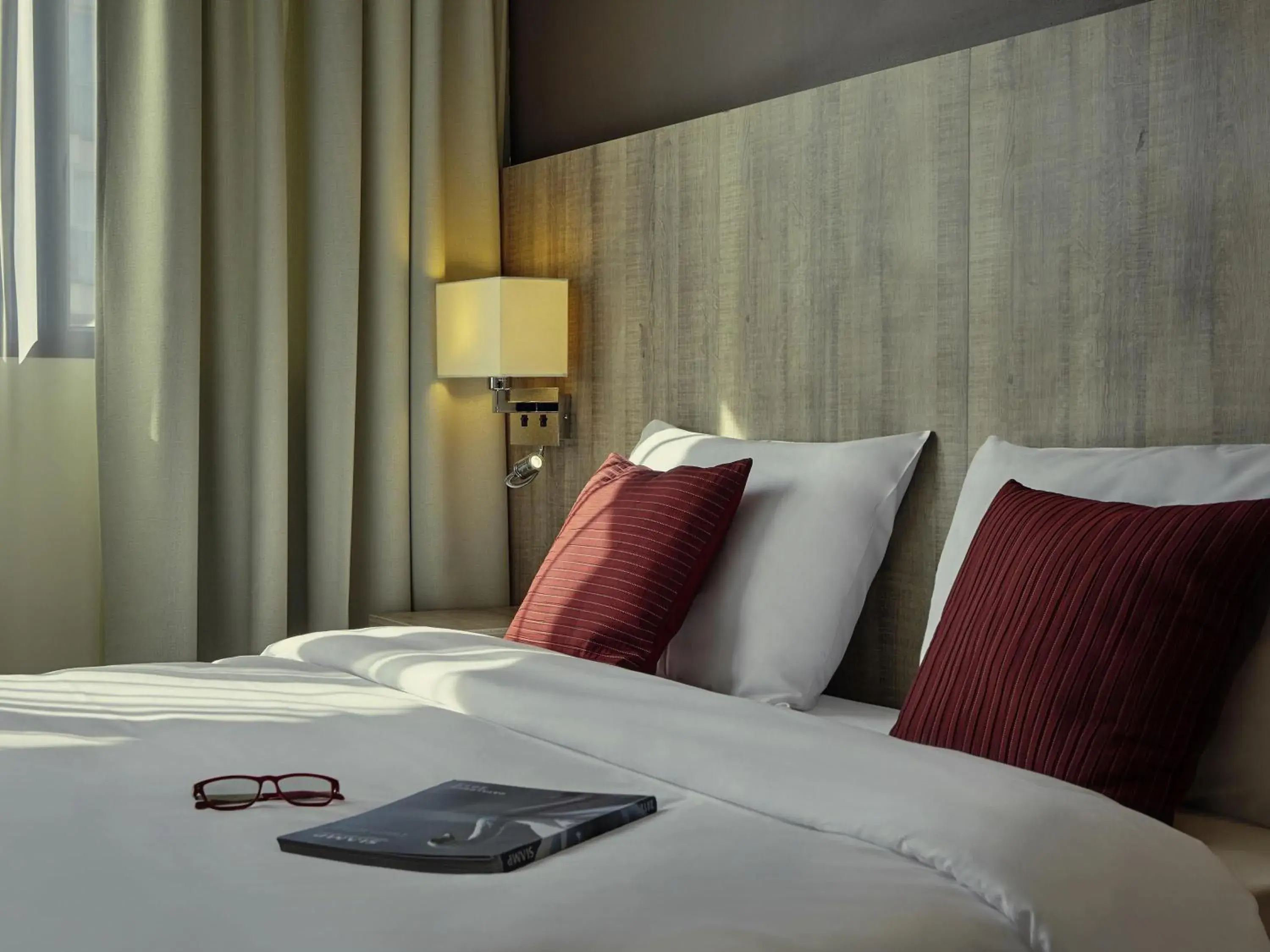 Bedroom, Bed in Mercure Versailles Paris Ouest Bedroom, Bed in Mercure Versailles Paris Ouest