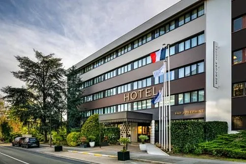 Property building in Mercure Versailles Paris Ouest
