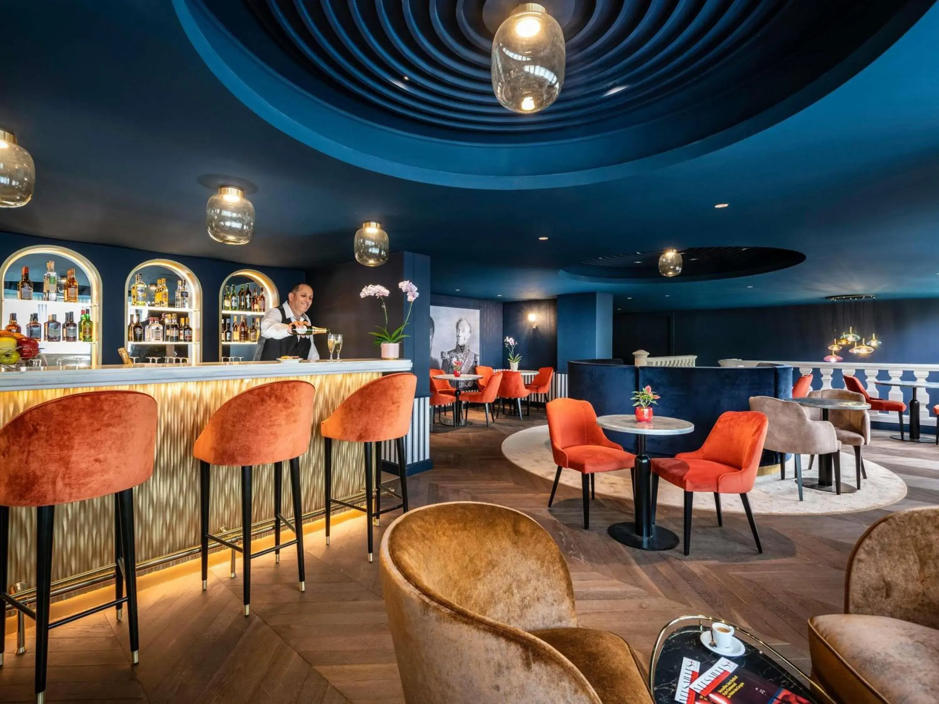 Lounge or bar in Mercure Versailles Paris Ouest Lounge or bar in Mercure Versailles Paris Ouest