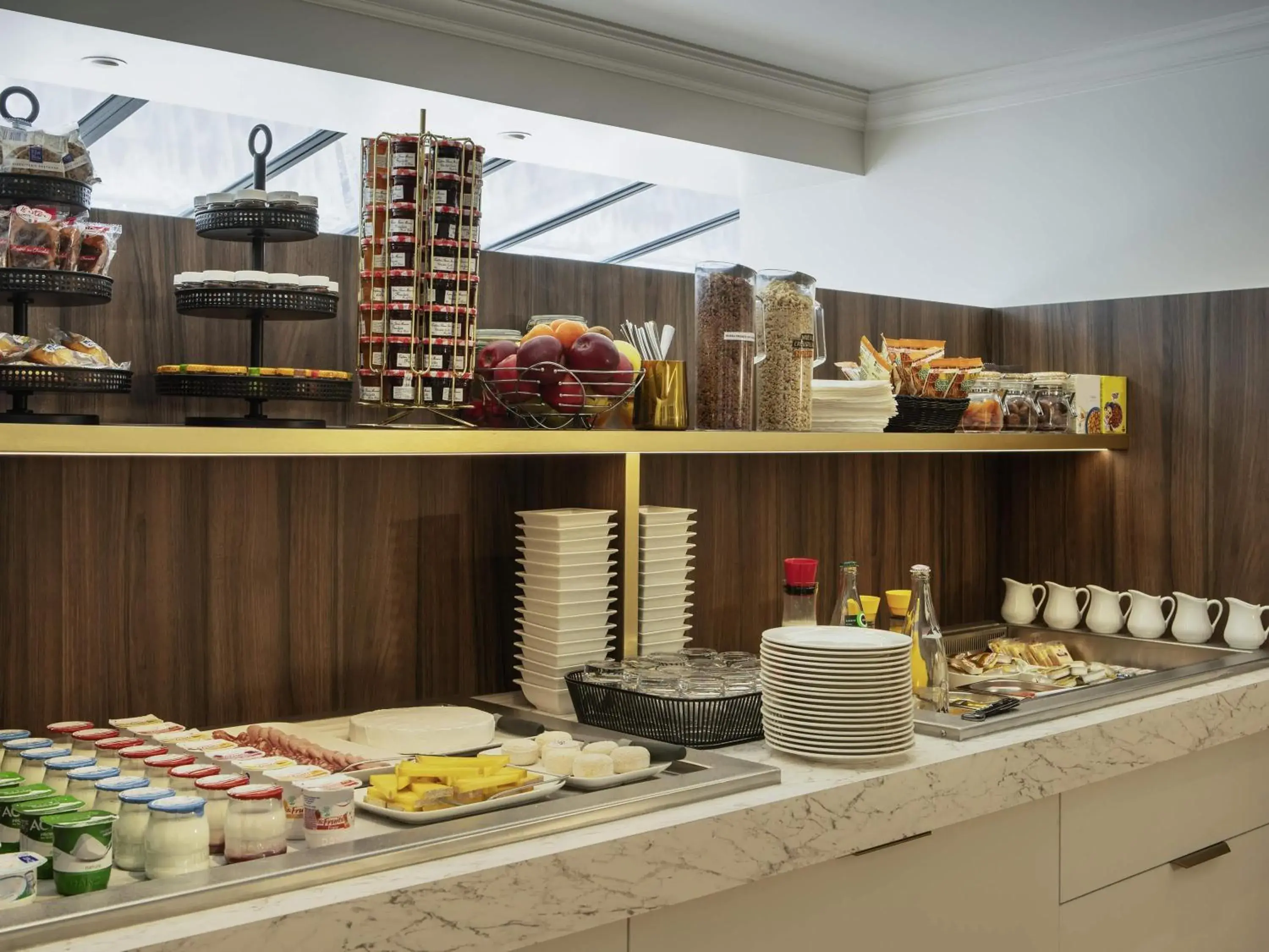 Breakfast in Mercure Versailles Paris Ouest Breakfast in Mercure Versailles Paris Ouest