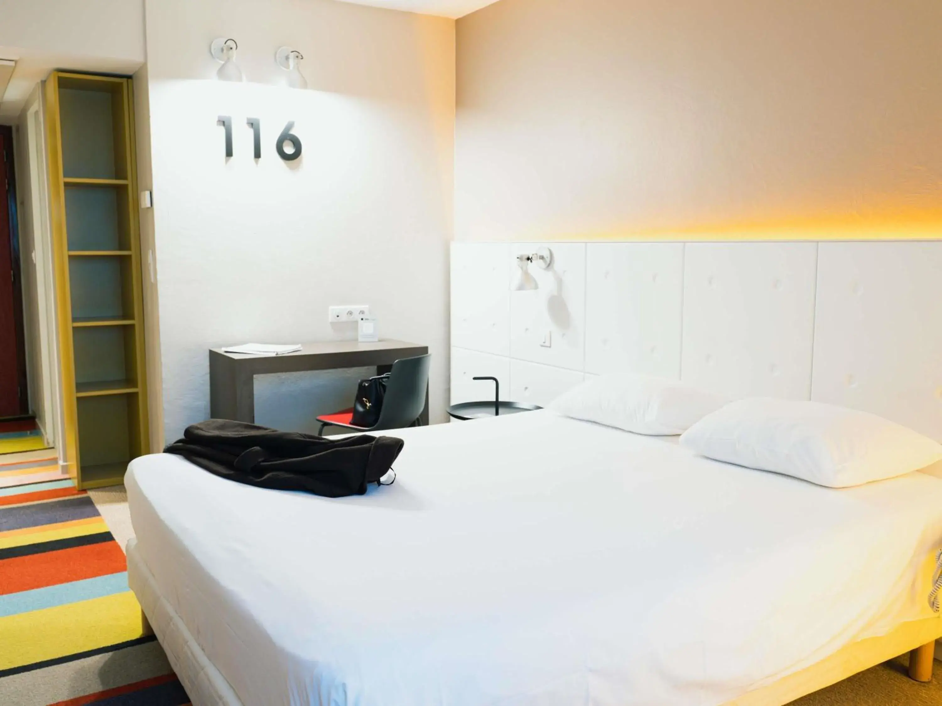 Bedroom, Bed in ibis Styles Lyon Sud Vienne Bedroom, Bed in ibis Styles Lyon Sud Vienne