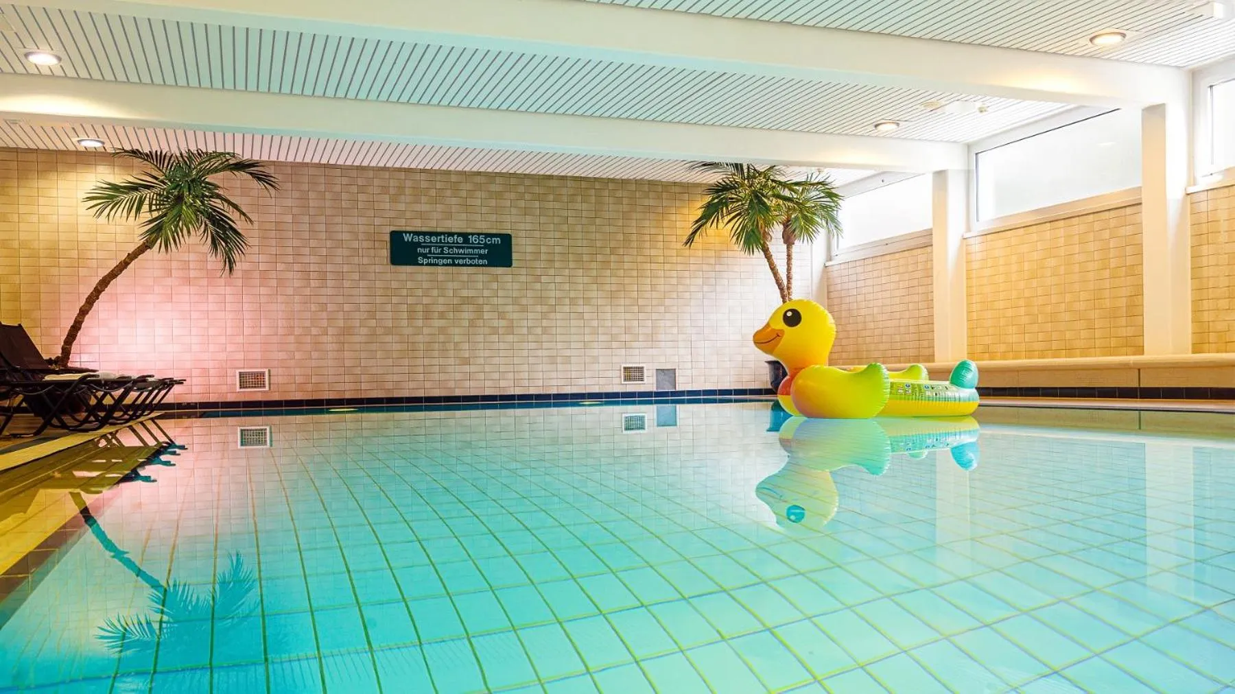 Swimming pool in GenoHotel Forsbach