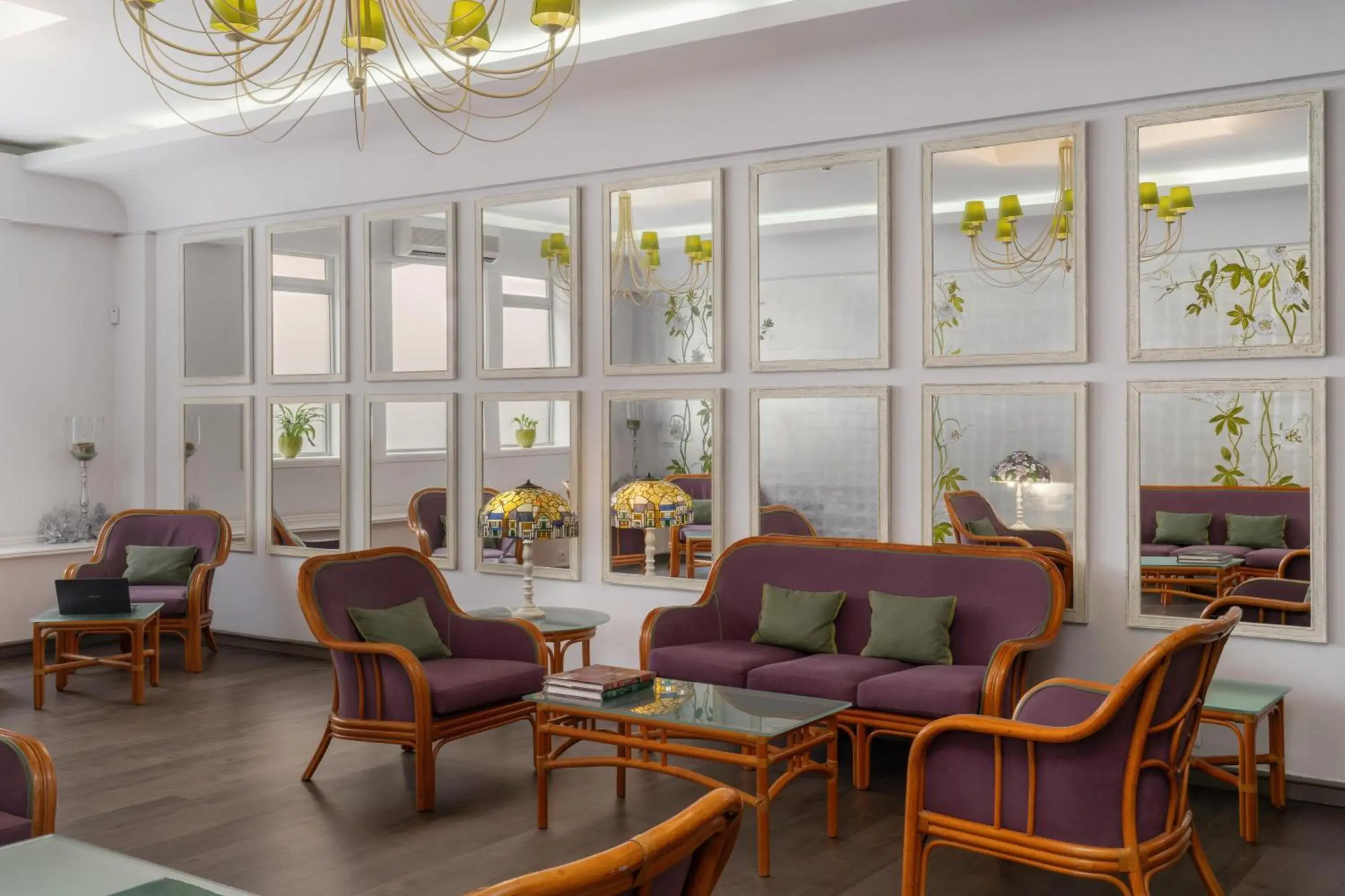 Lobby or reception in Hotel Madeira Lobby or reception in Hotel Madeira