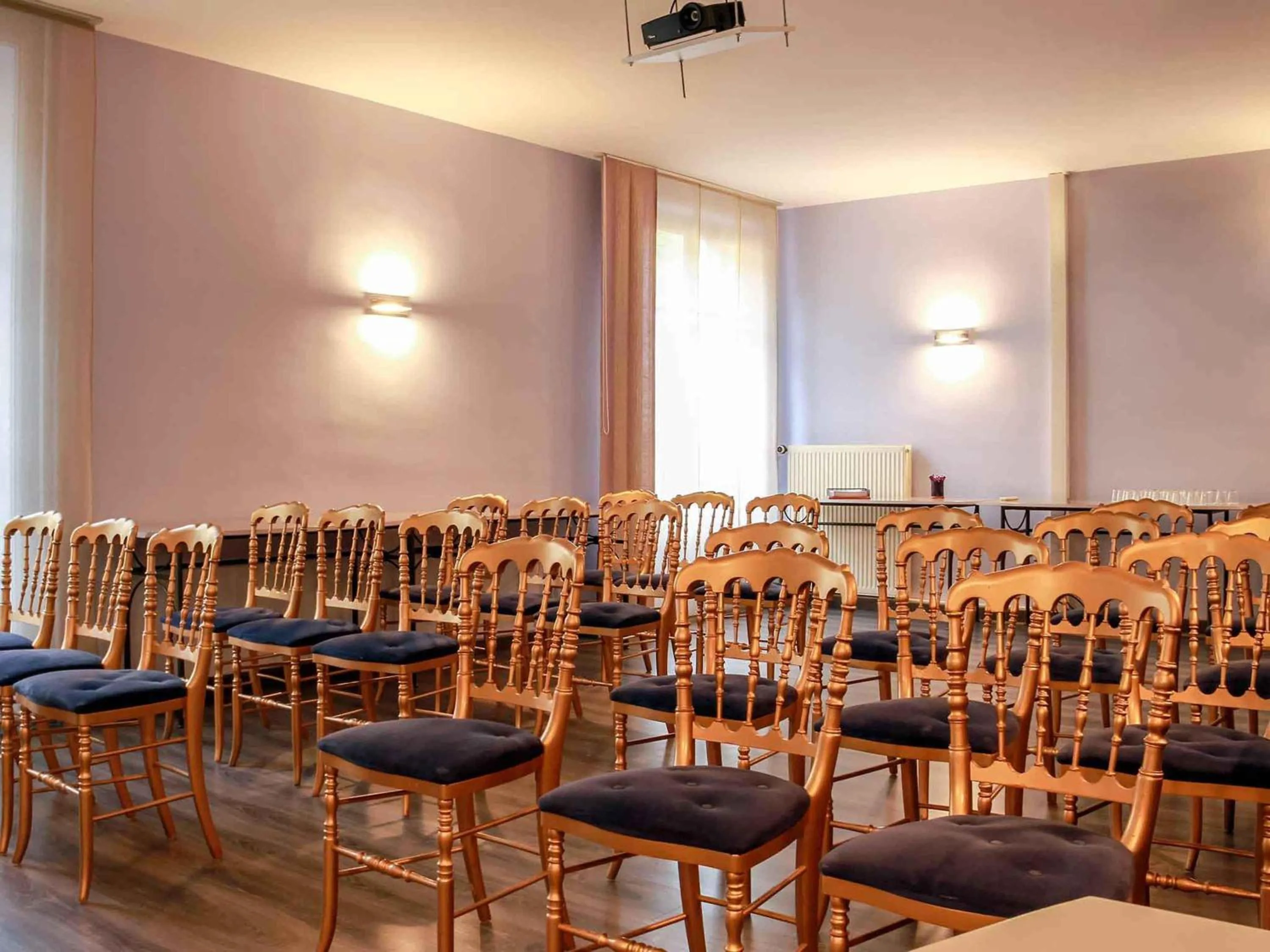 Meeting/conference room in Hôtel Mercure Saint-Nectaire Spa & Bien-être