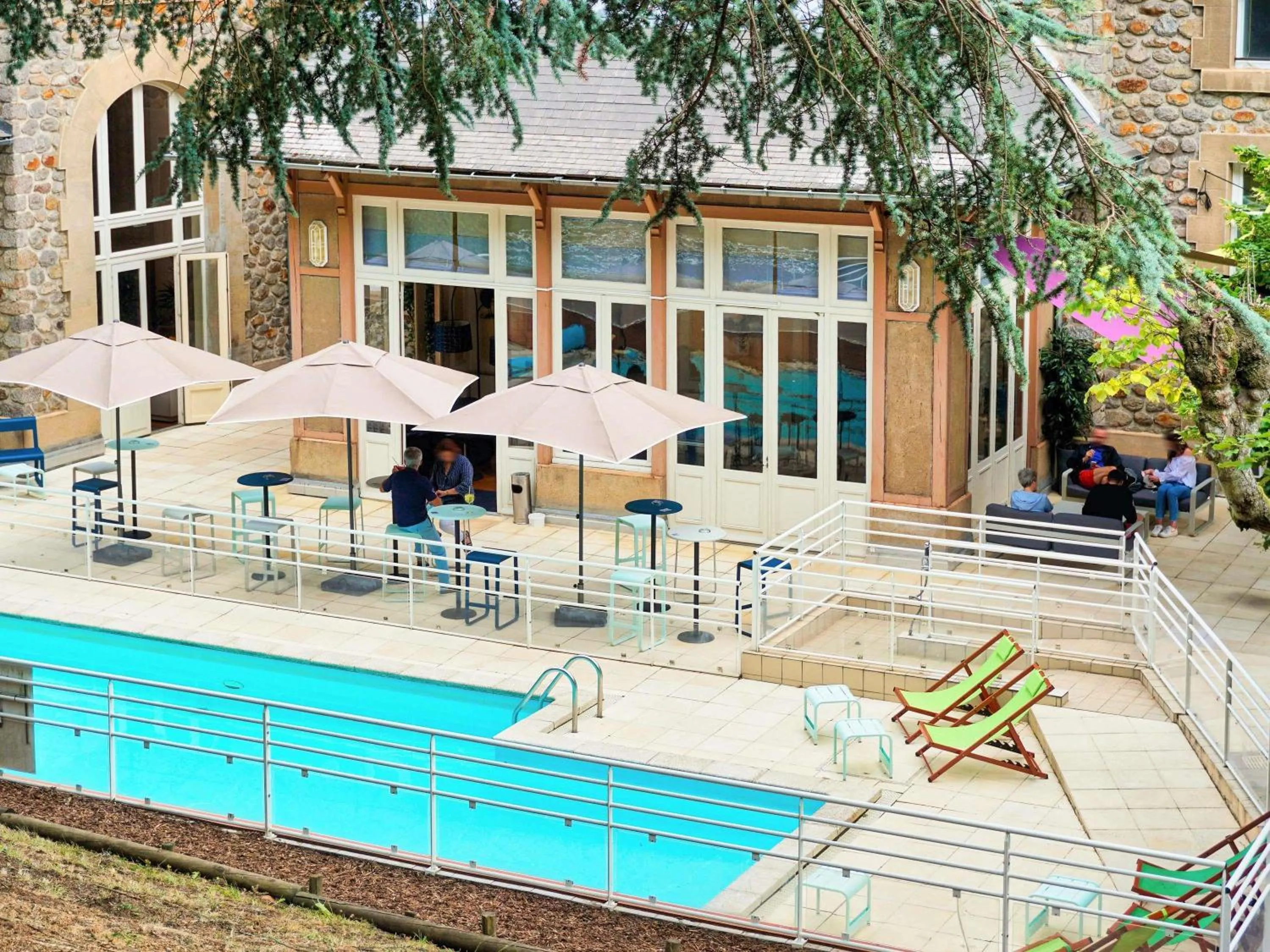 Property building in Hôtel Mercure Saint-Nectaire Spa & Bien-être