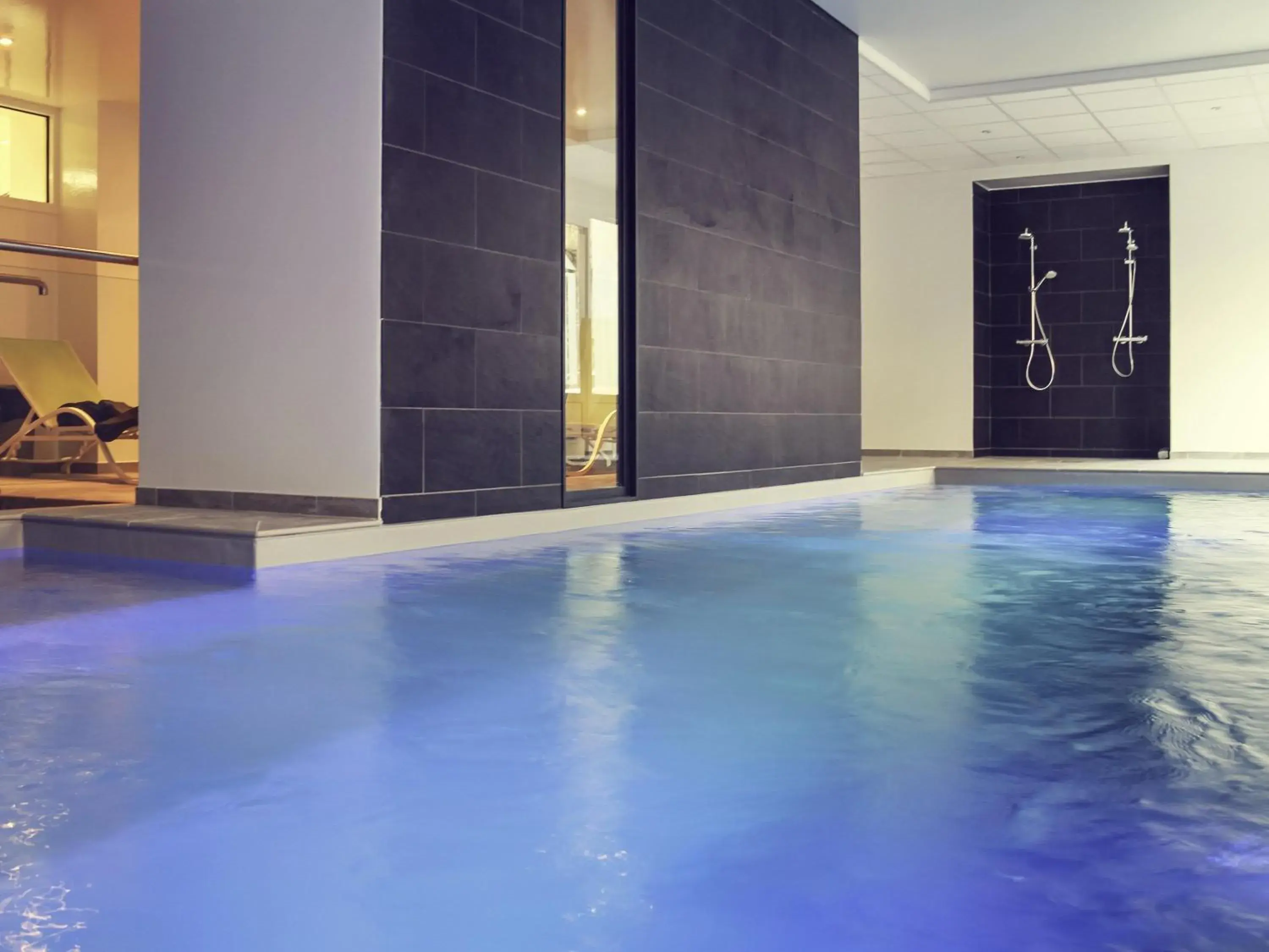 Pool view in Hôtel Mercure Saint-Nectaire Spa & Bien-être Pool view in Hôtel Mercure Saint-Nectaire Spa & Bien-être