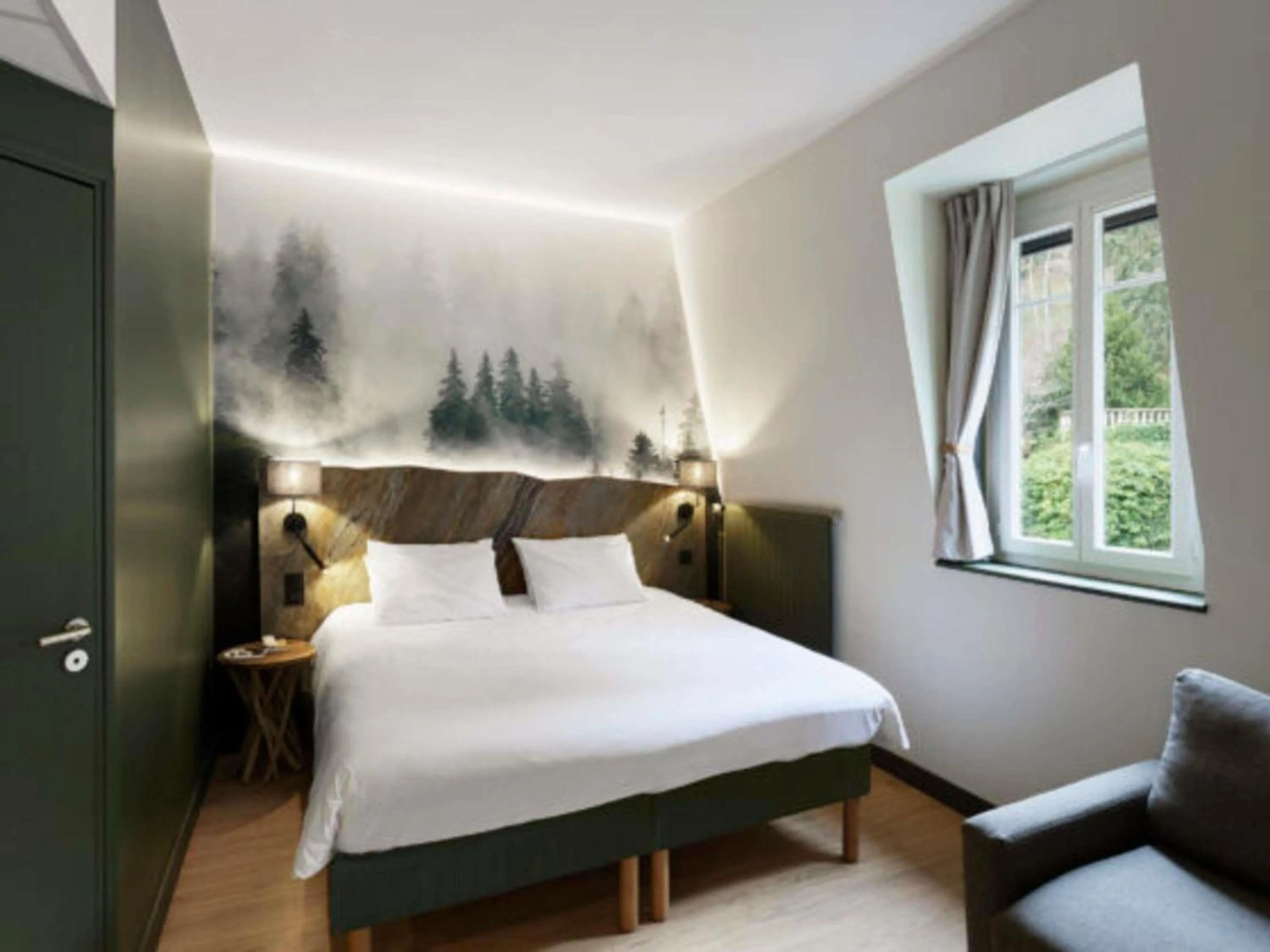 Bedroom, Bed in Hôtel Mercure Saint-Nectaire Spa & Bien-être