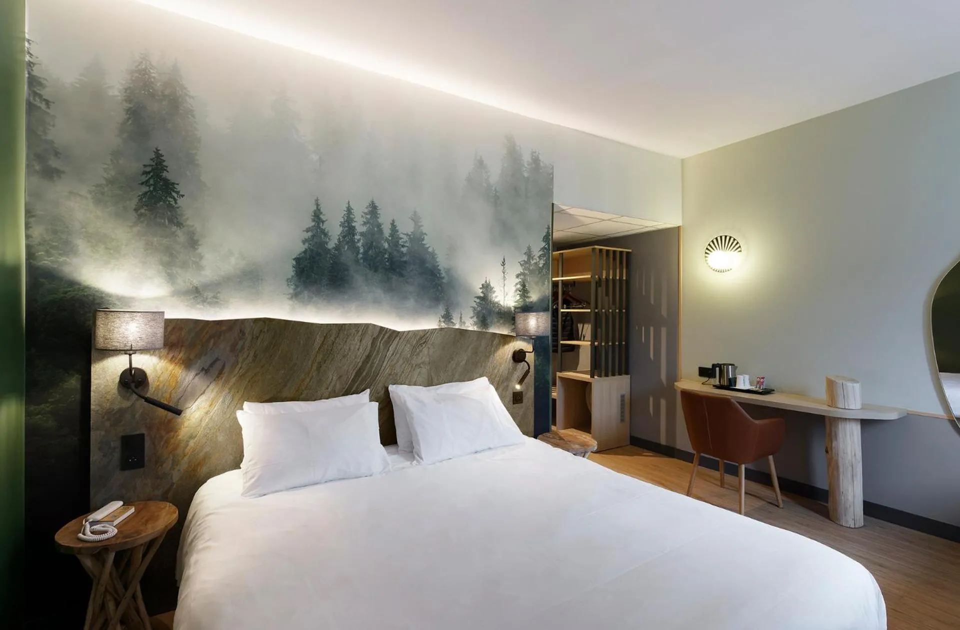 Bed in Hôtel Mercure Saint-Nectaire Spa & Bien-être