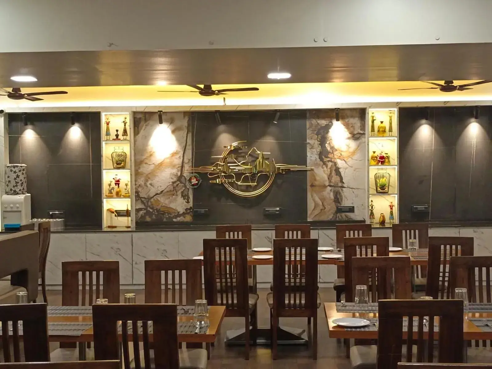 Restaurant/places to eat in Hotel Sai Miracle Restaurant/places to eat in Hotel Sai Miracle