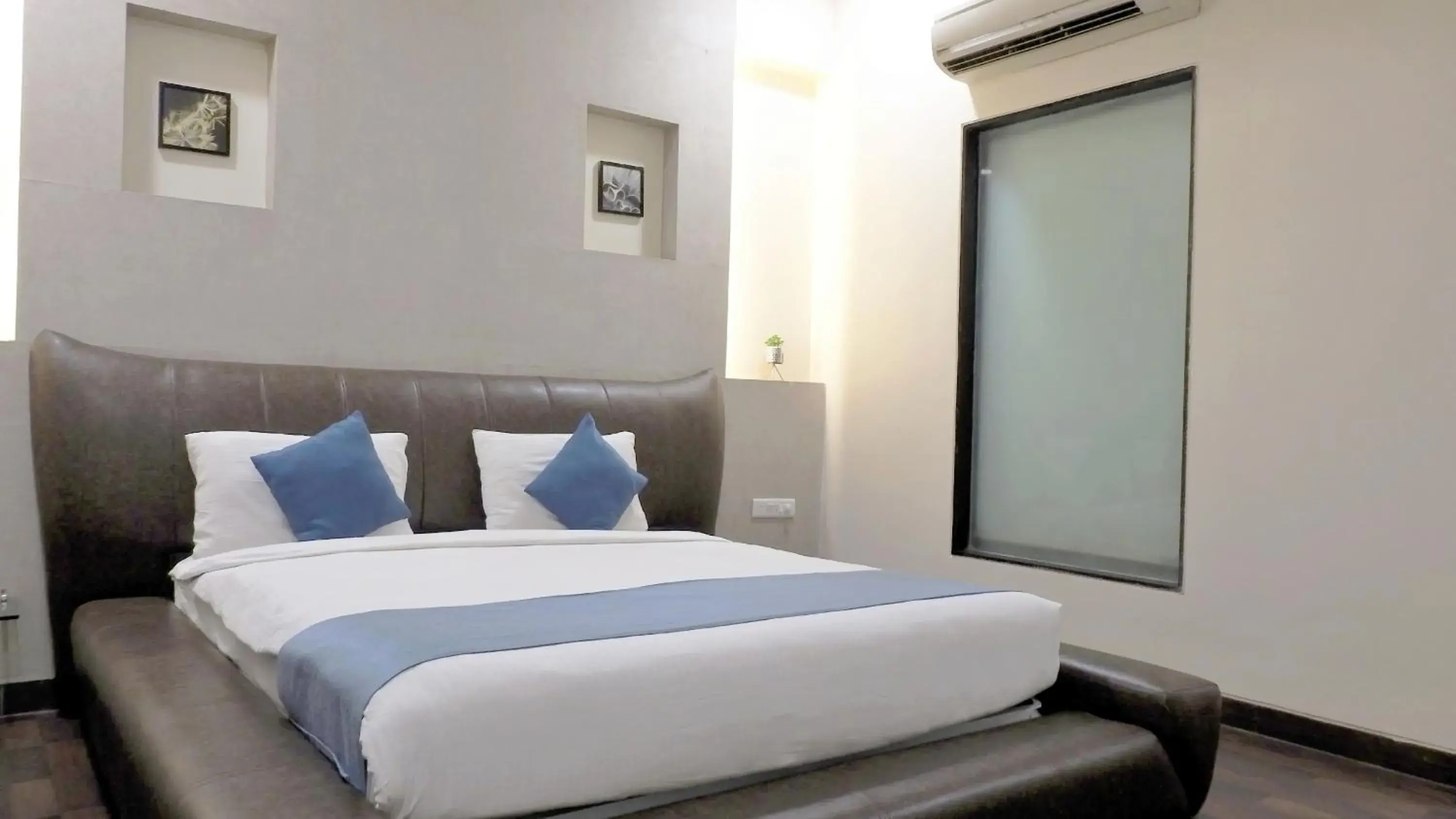 Bed in Hotel Sai Miracle Bed in Hotel Sai Miracle