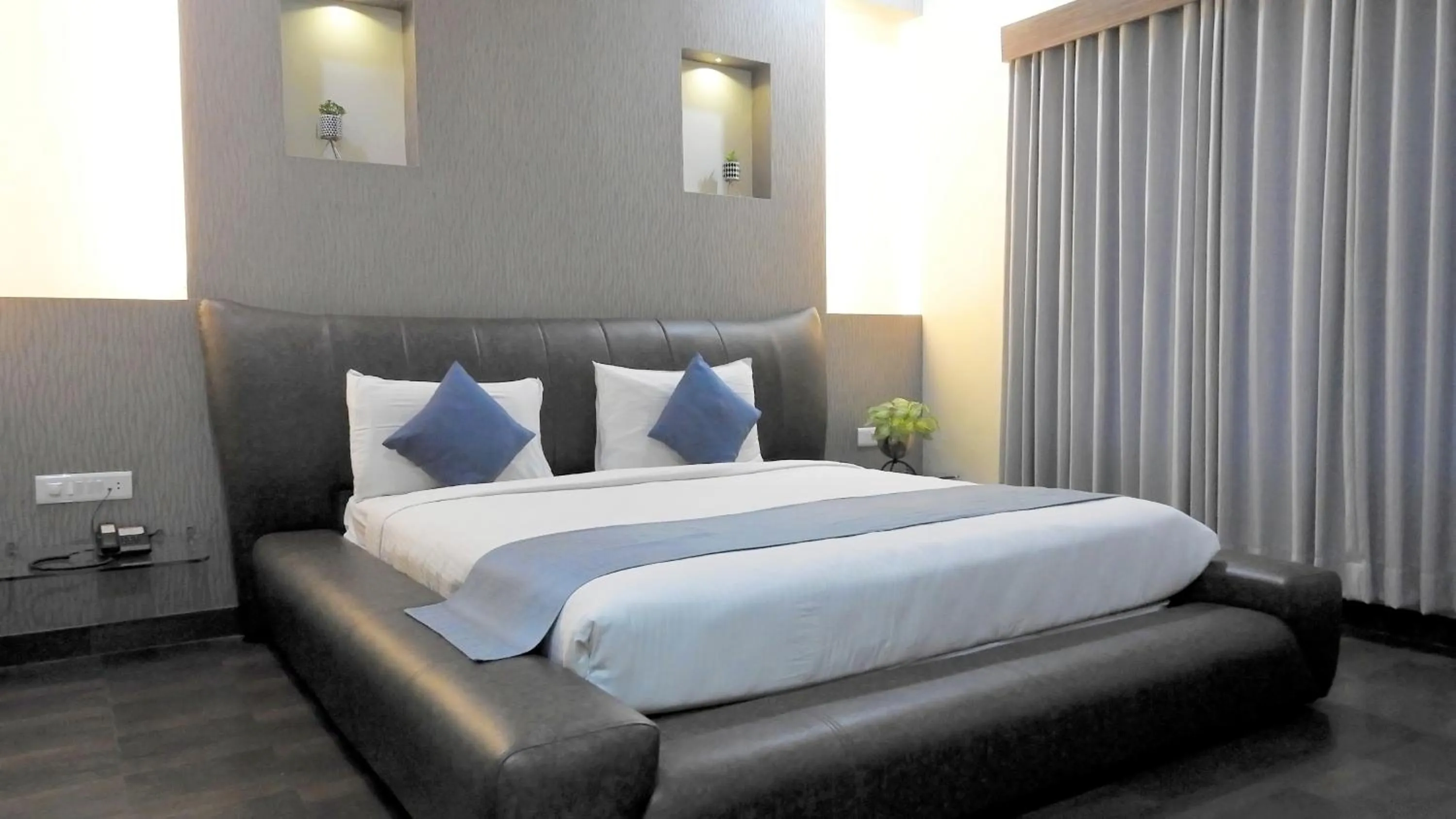 Bedroom, Bed in Hotel Sai Miracle