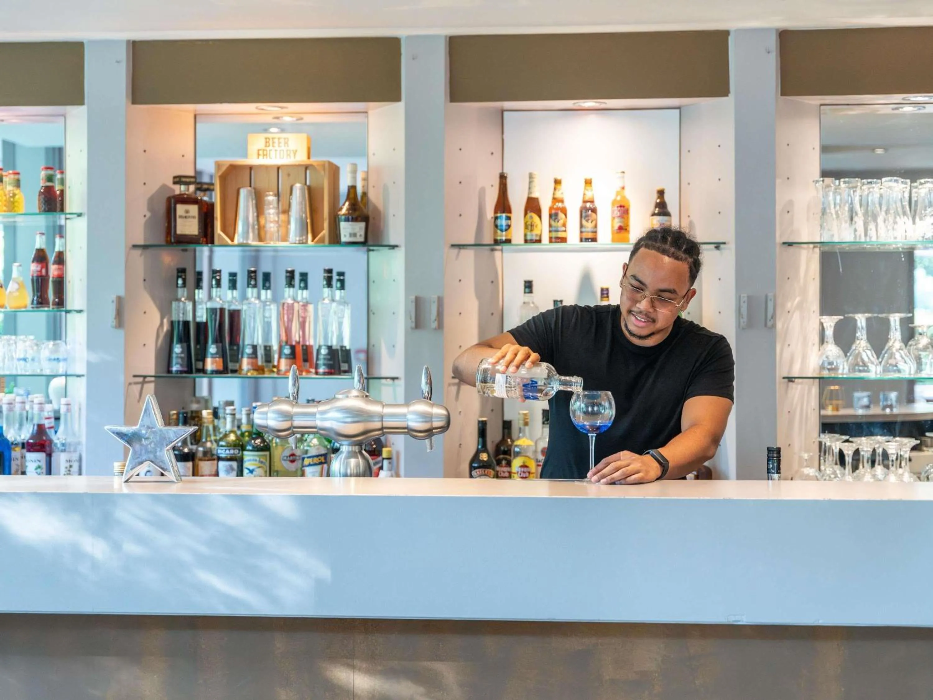 Lounge or bar in Mercure Besancon Parc Micaud - Hotel & Bar